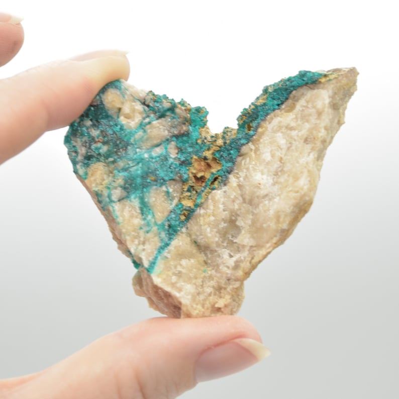Raw Dioptase Specimen Rock - 88 grams - Image 4