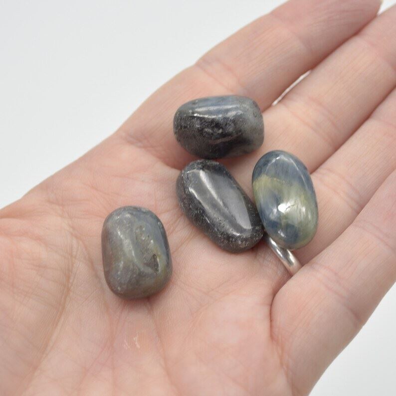 Iolite Tumbled Pebble Stones - 4 Count #03 - Image 6
