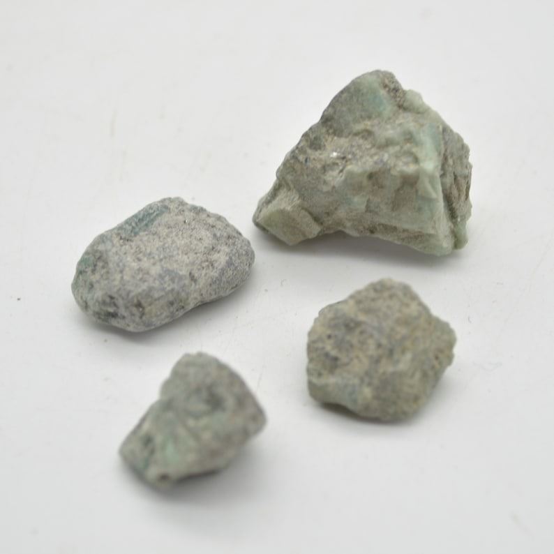 Raw Emerald Specimen Rocks - 4 Count - lot 06 - Image 2