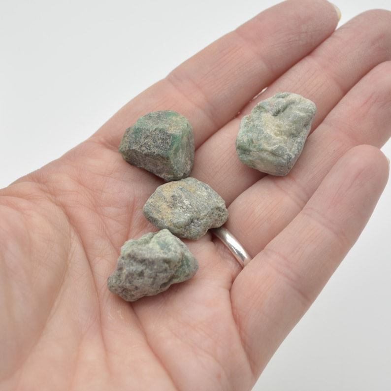 Raw Emerald Specimen Rocks - 4 Count - lot 03 - Image 3