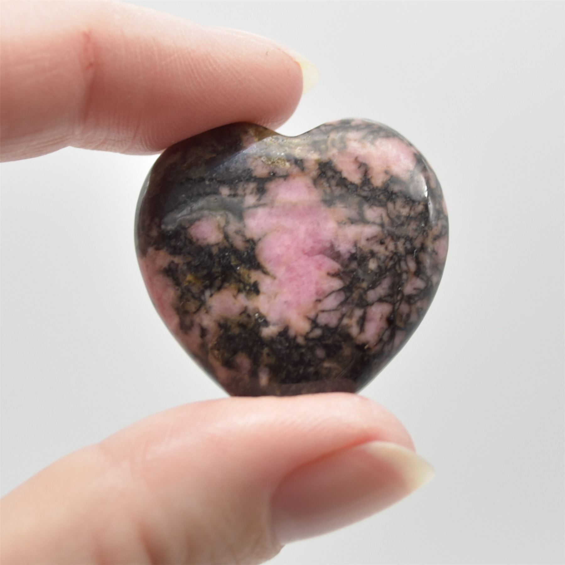 Black Line Rhodonite Heart - 3cm - 1 Count - Image 4