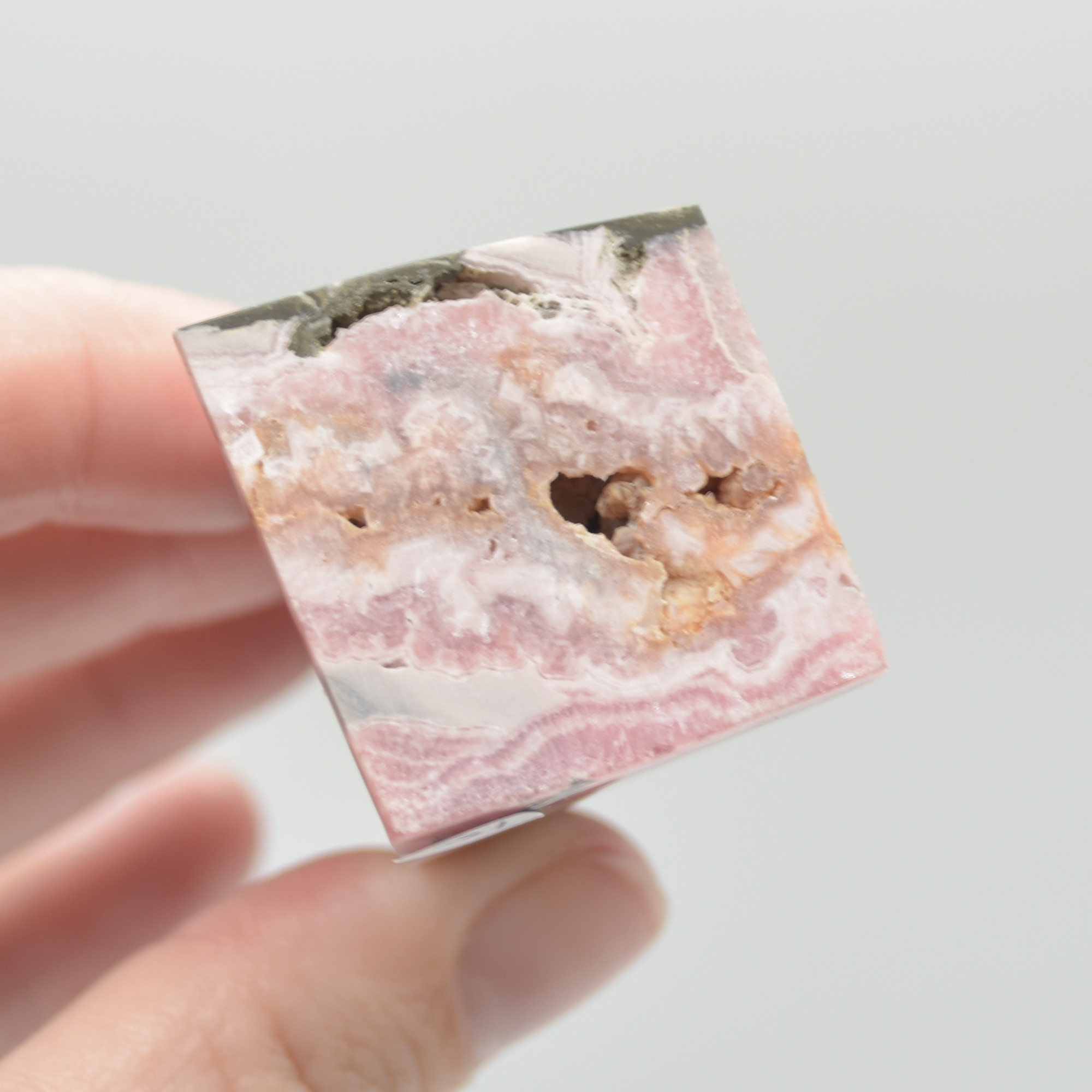 Rhodochrosite Point Tower Wand from Argentina - 114 grams - 8.6cm #15 - Image 4
