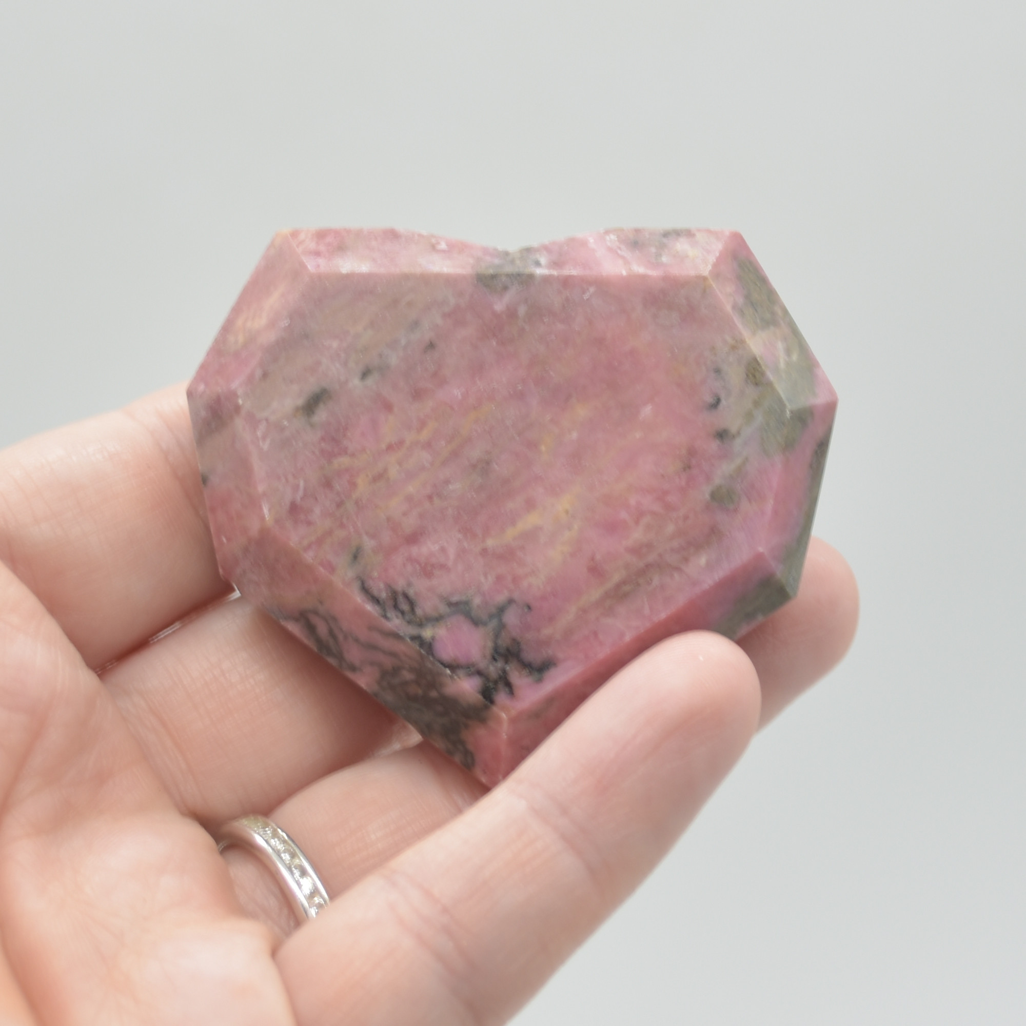 Rhodonite Gemstone Faceted Heart - 5cm #05 - Image 6