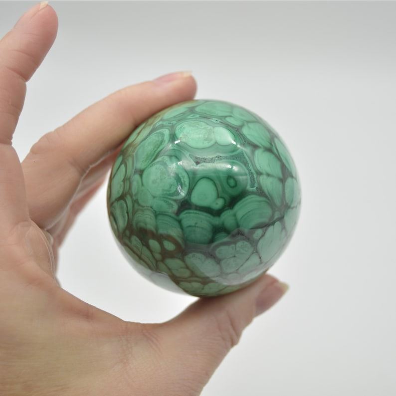 Malachite Crystal Egg - 530 grams - 8cm x 6cm x 5.5cm #02 - Image 5