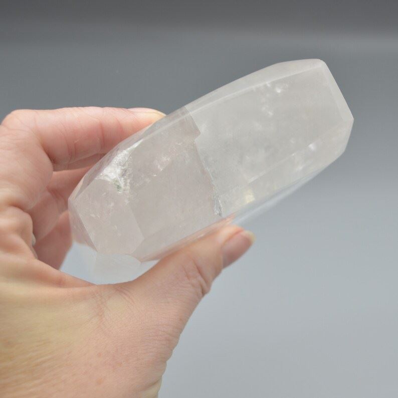 Clear Quartz Freeform / Free Form - 9cm x 8cm x 3cm - 551 grams - Image 6