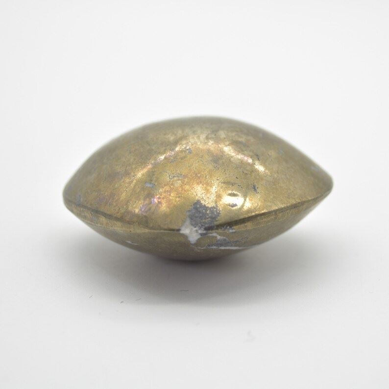 Pyrite Gemstone Heart - 186 grams - 5cm x 6cm x 2.5cm - Image 4