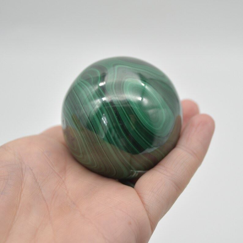 Malachite Crystal Egg - 360 grams - 6.5cm x 5cm x 5cm #04 - Image 4