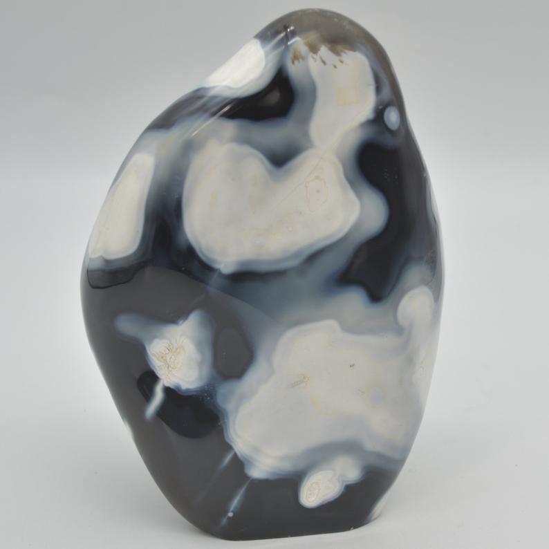 Orca Agate Crystal Freeform - 17cm x 11cm x 8cm - 2033 grams - #02 - Image 2