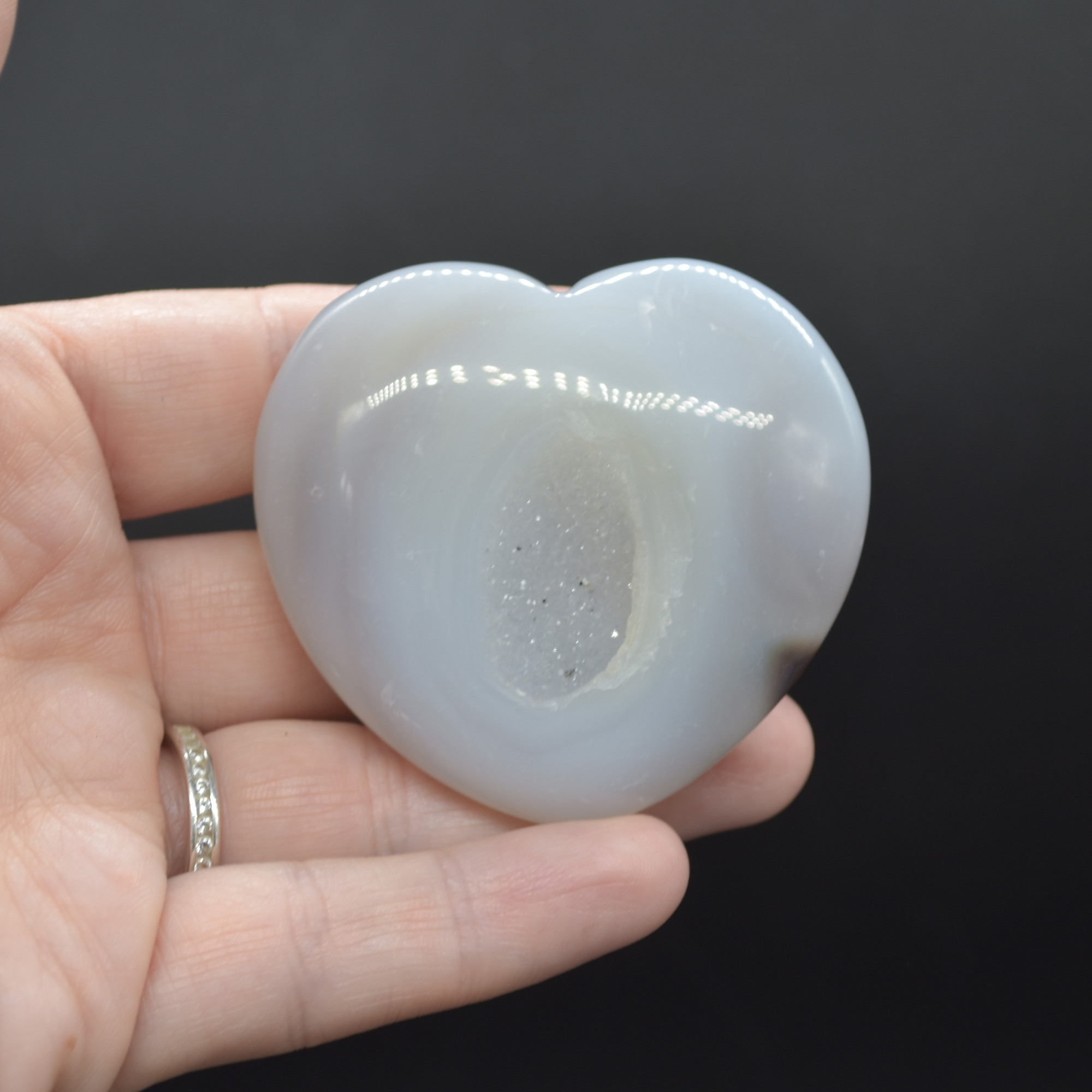 Druzy Agate Carved Heart - 5.3cm #04 - Image 4