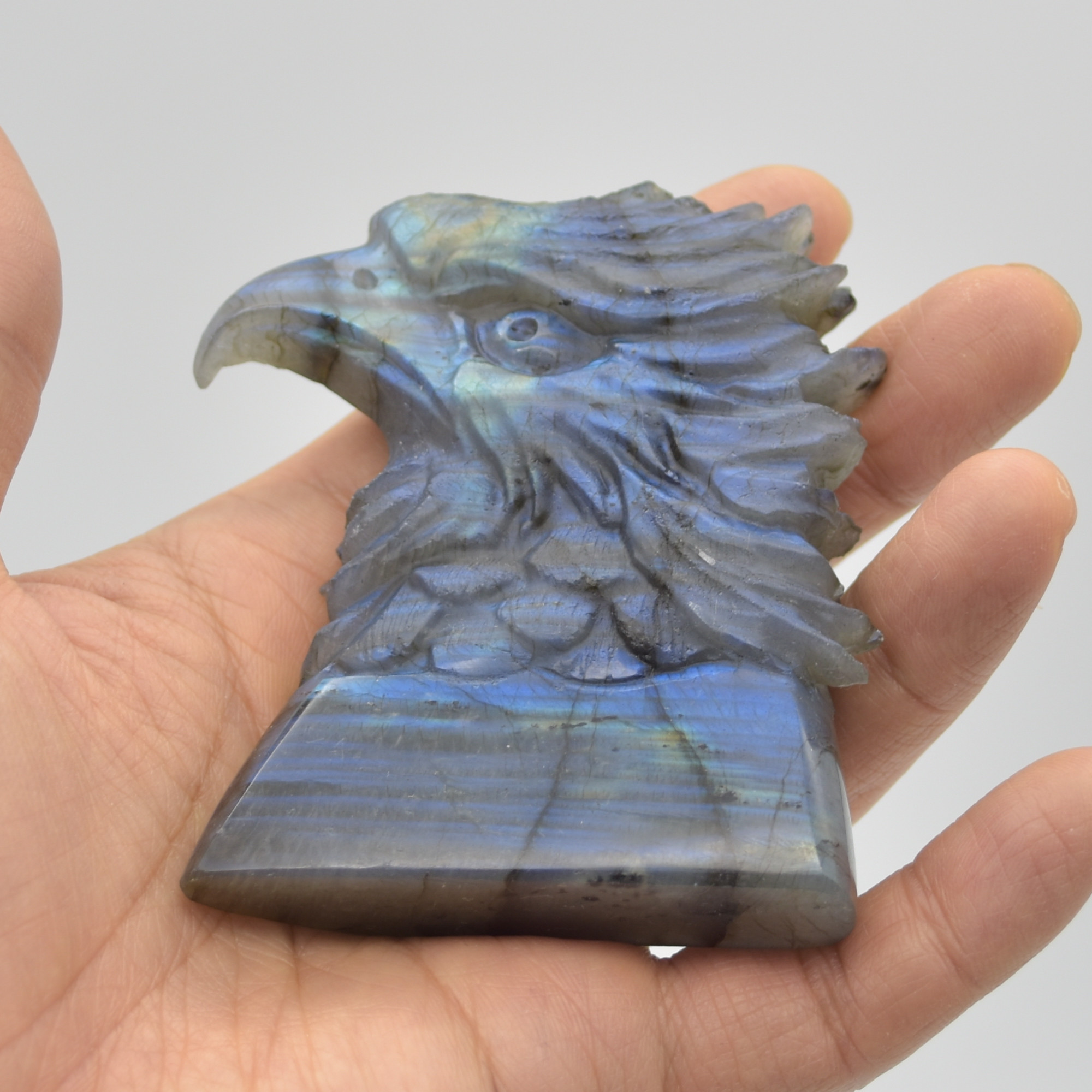 Labradorite Flat Crystal Eagle Head - 8cm x 6cm x 2cm - 154 grams # 01 - Image 2