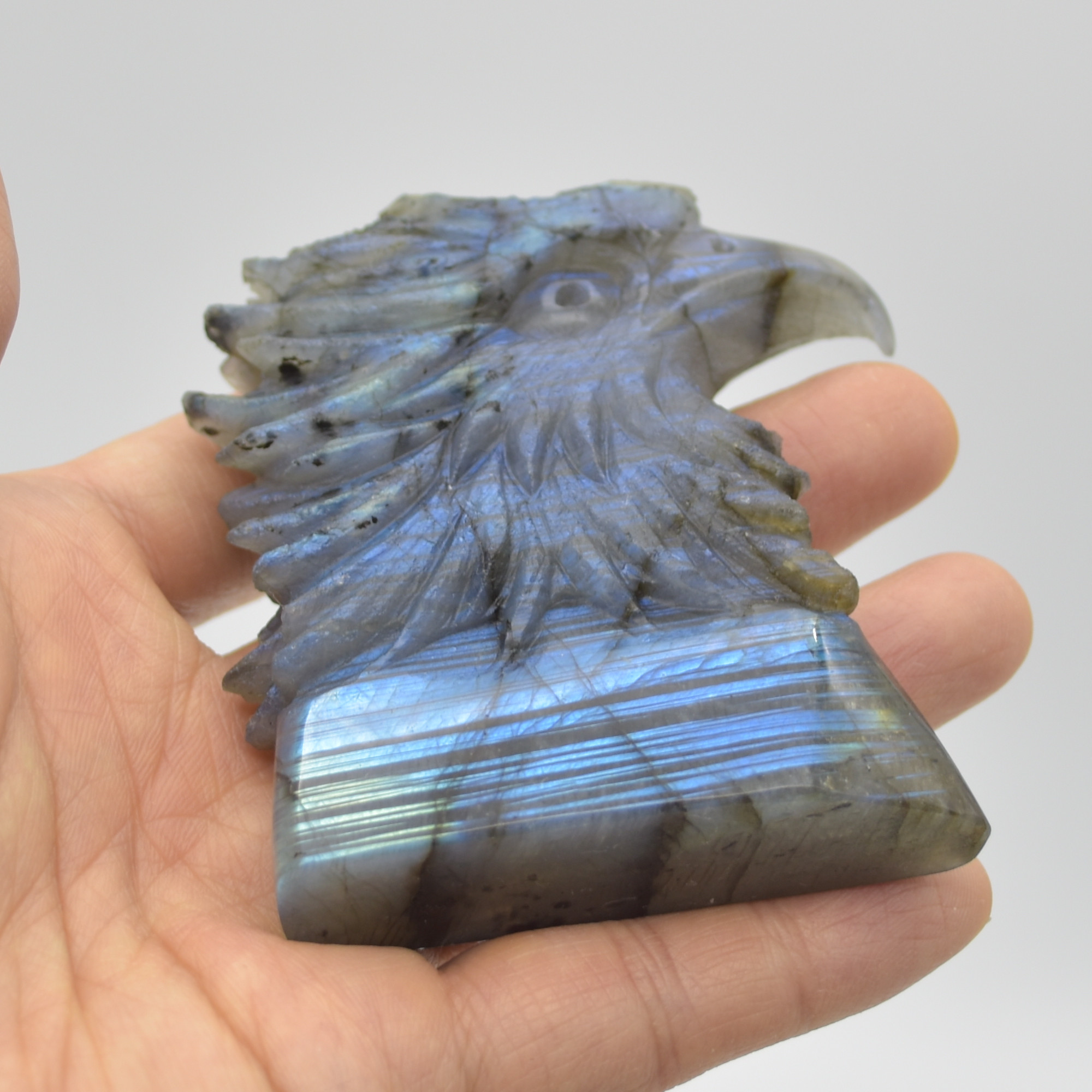 Labradorite Flat Crystal Eagle Head - 8cm x 6cm x 2cm - 154 grams # 01 - Image 4