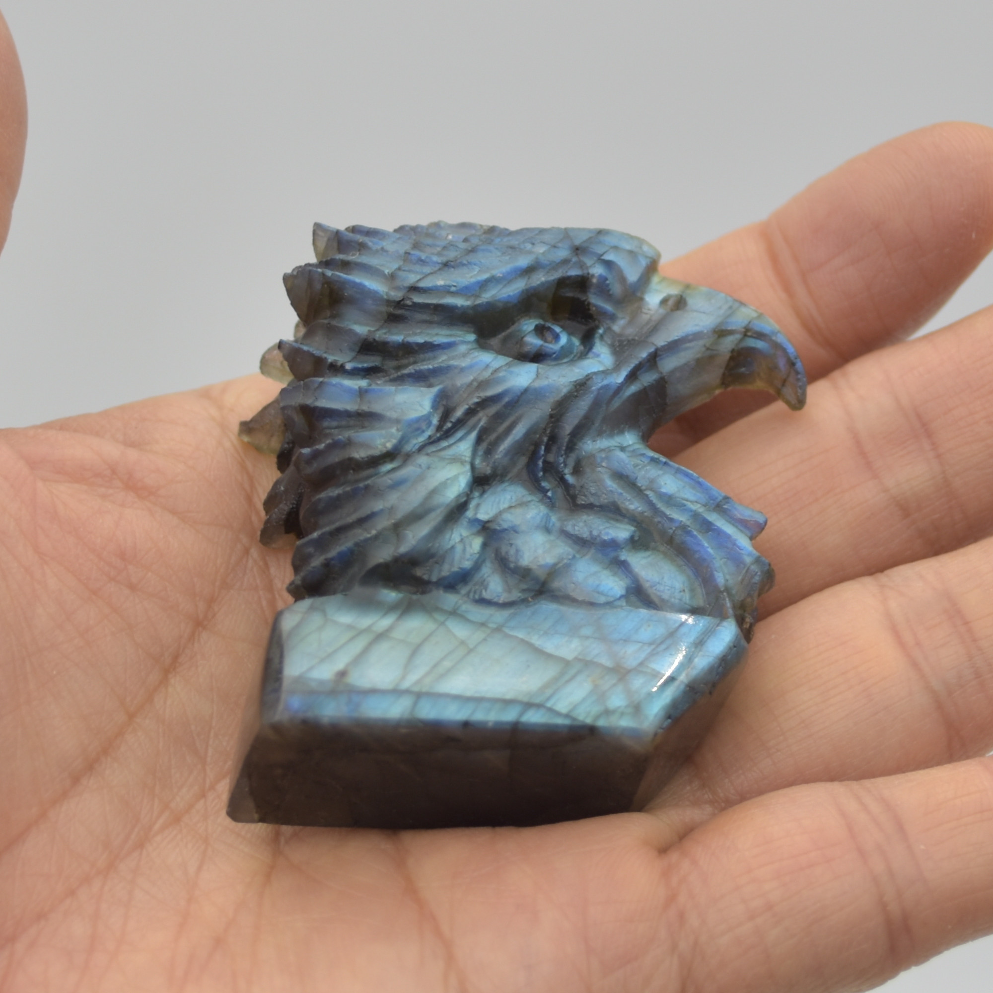 Labradorite Flat Crystal Eagle Head - 5.5cm x 5cm x 2cm - 74 grams # 02 - Image 2