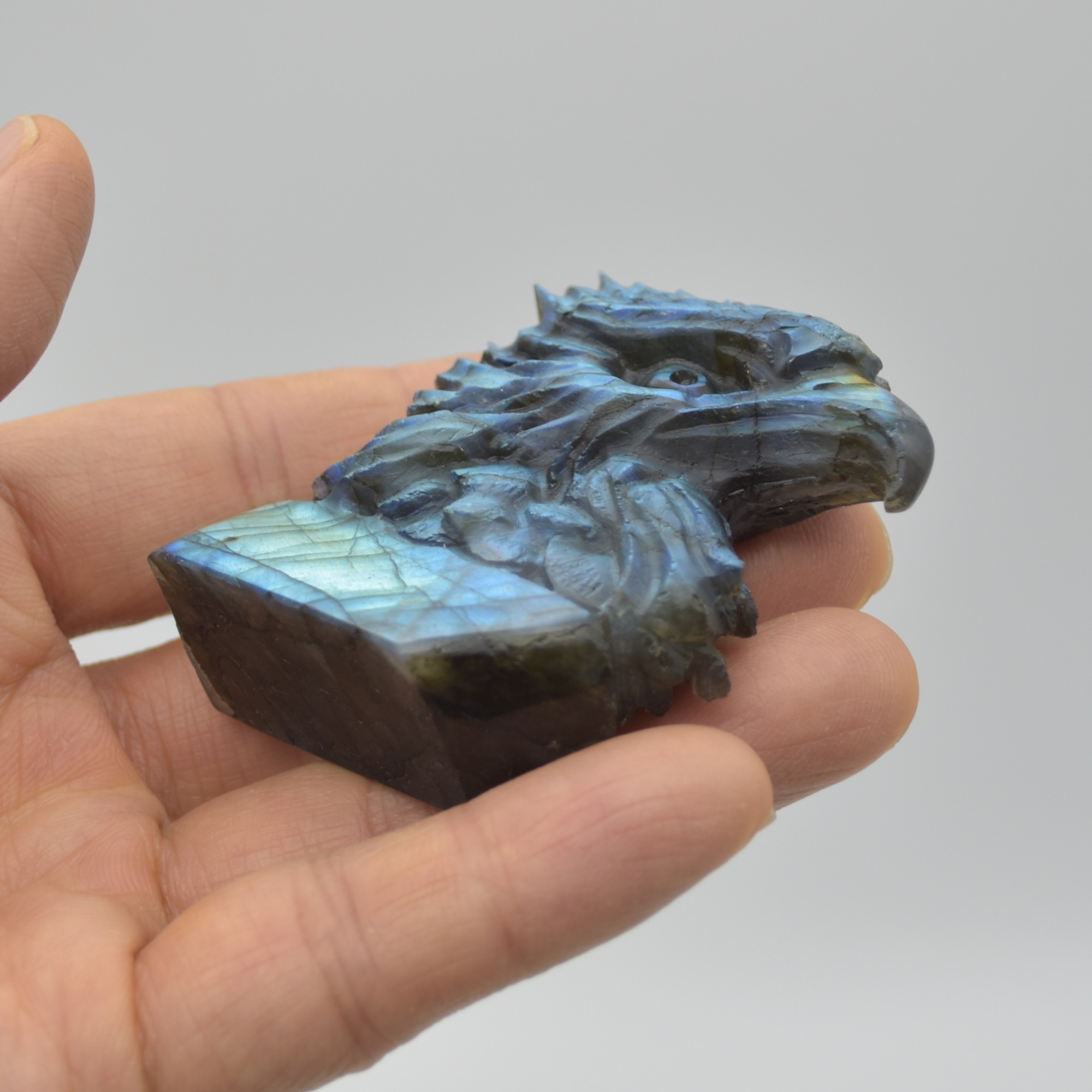 Labradorite Flat Crystal Eagle Head - 5.5cm x 5cm x 2cm - 74 grams # 02 - Image 6