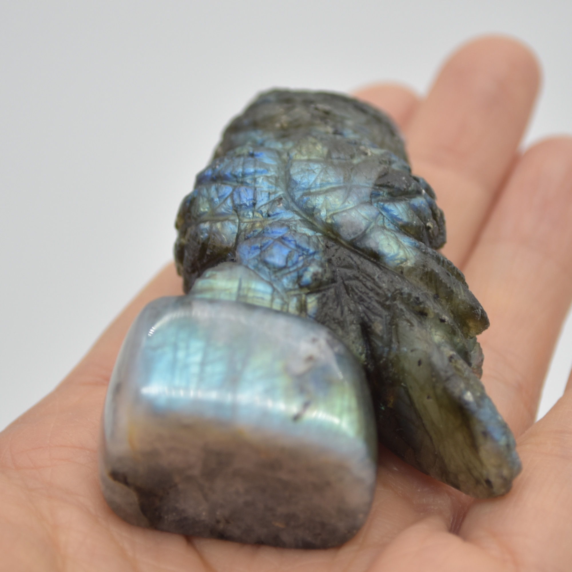 Labradorite Crystal Owl on Rock - 6cm x 4.5cm x 2cm - 80 grams #07 - Image 2