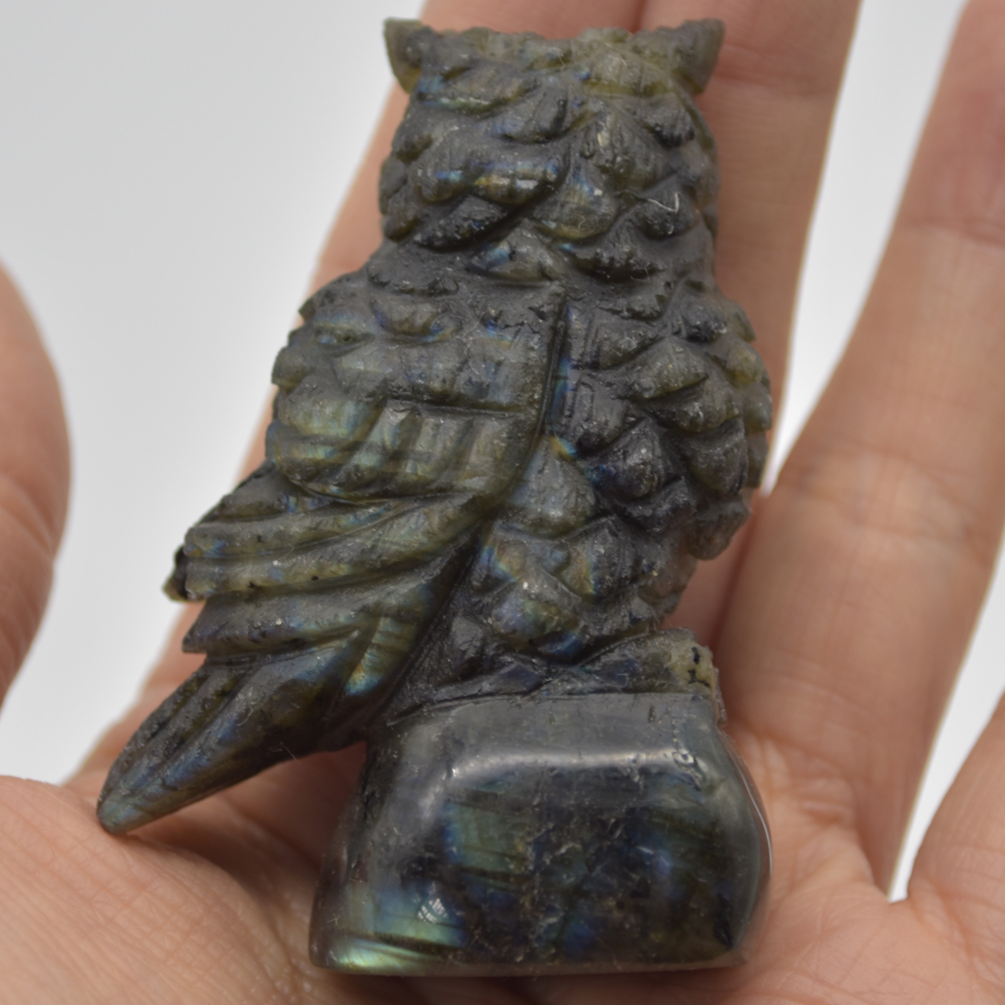 Labradorite Crystal Owl on Rock - 6cm x 4.5cm x 2.5cm - 85 grams #08 - Image 4