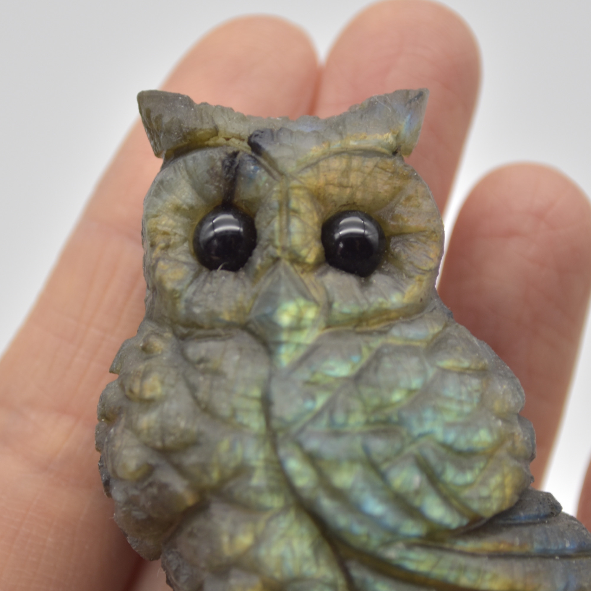 Labradorite Crystal Owl on Rock - 6cm x 4.5cm x 2.5cm - 85 grams #08 - Image 5