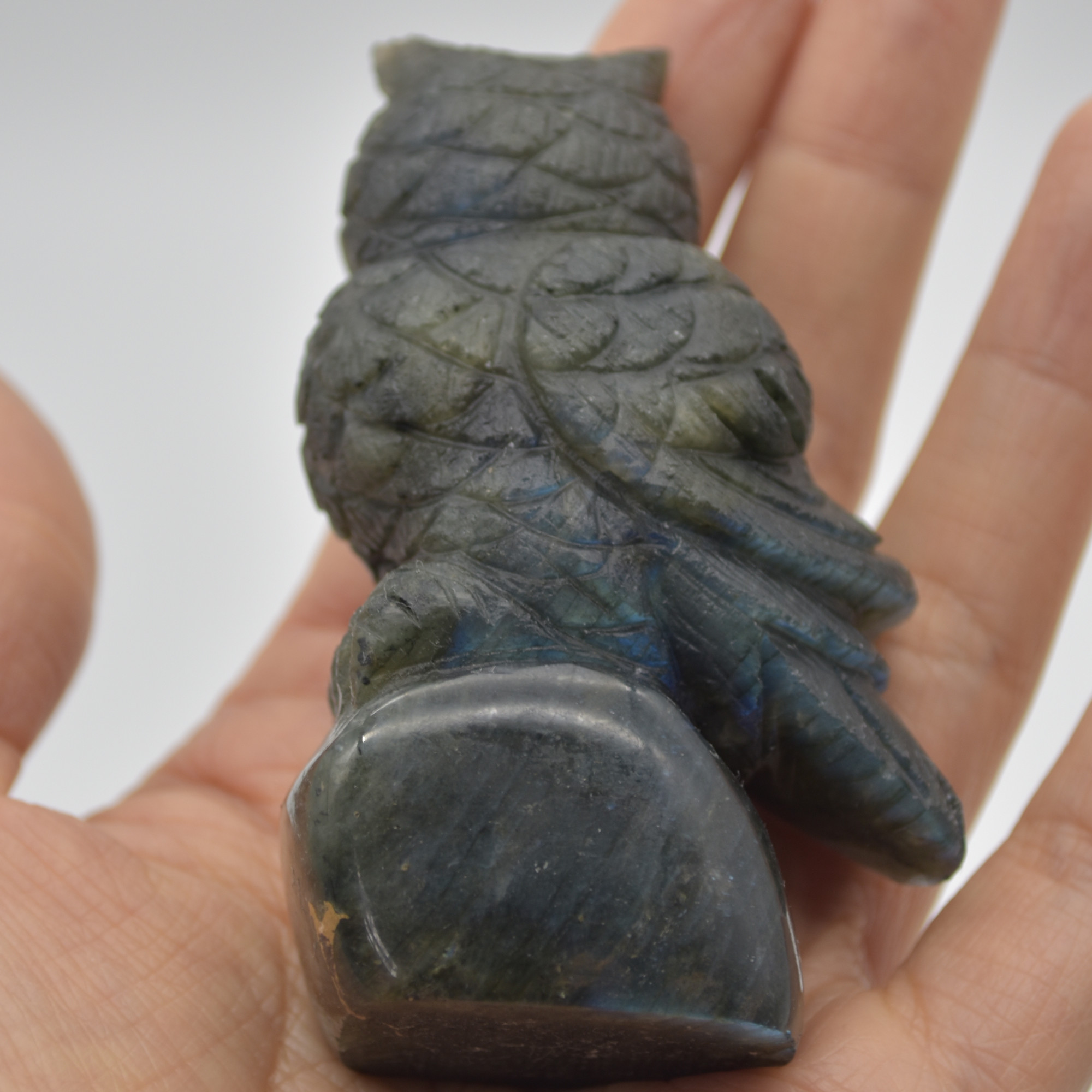 Labradorite Crystal Owl on Rock - 7.5cm x 4.5cm x 3cm - 136 grams #02 - Image 2