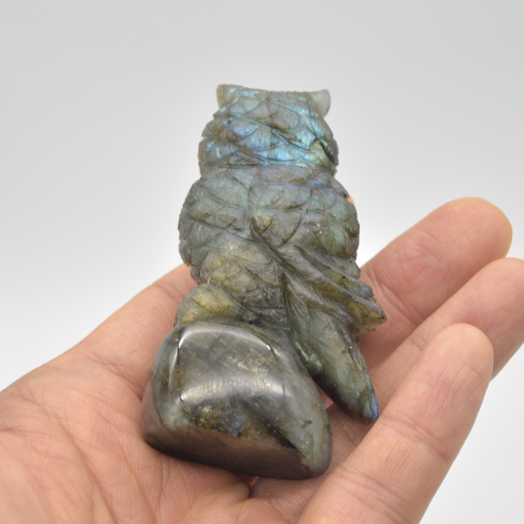 Labradorite Crystal Owl on Rock - 7.5cm x 4cm x 3cm - 110 grams #03 - Image 3