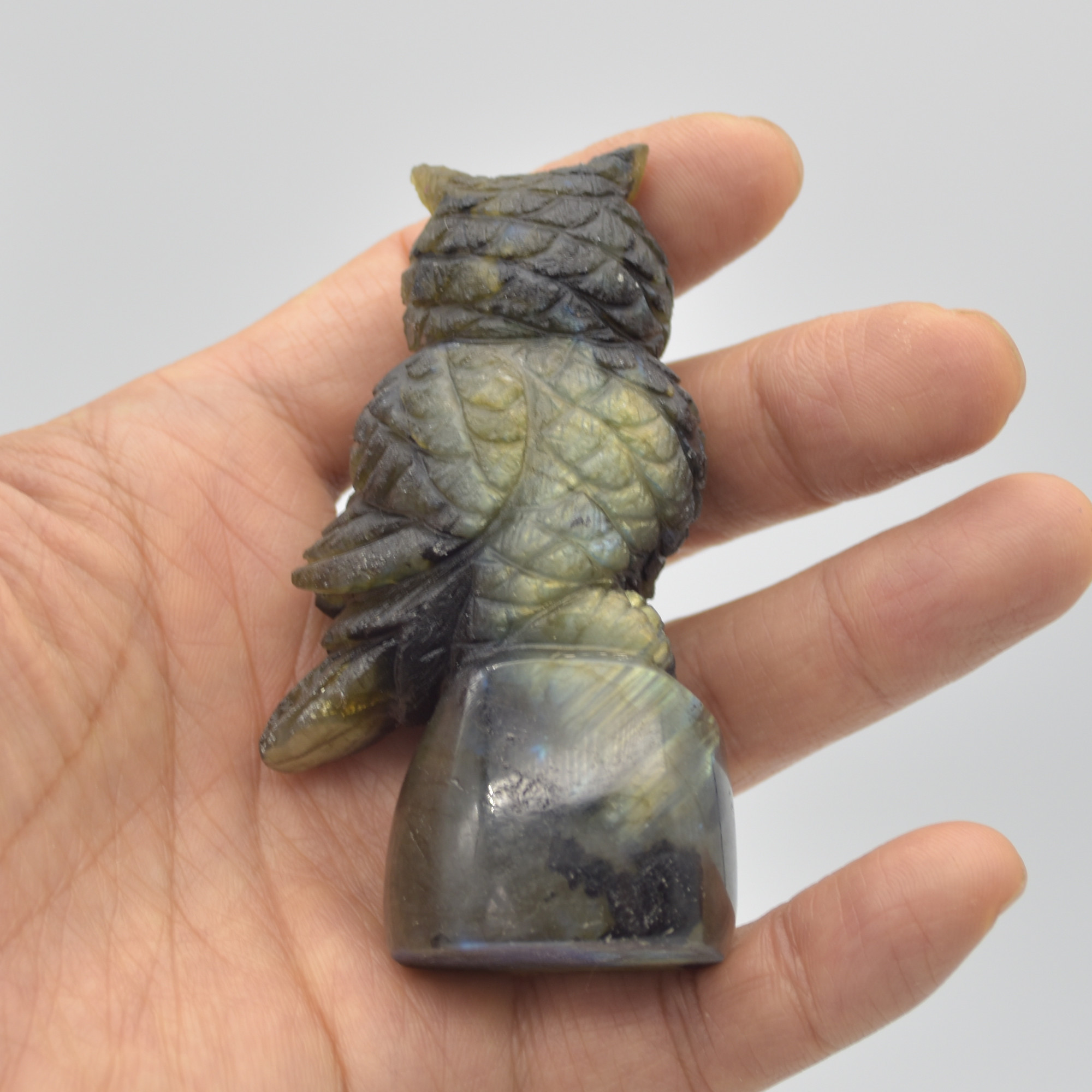 Labradorite Crystal Owl on Rock - 8cm x 4.5cm x 3cm - 128 grams #06 - Image 3