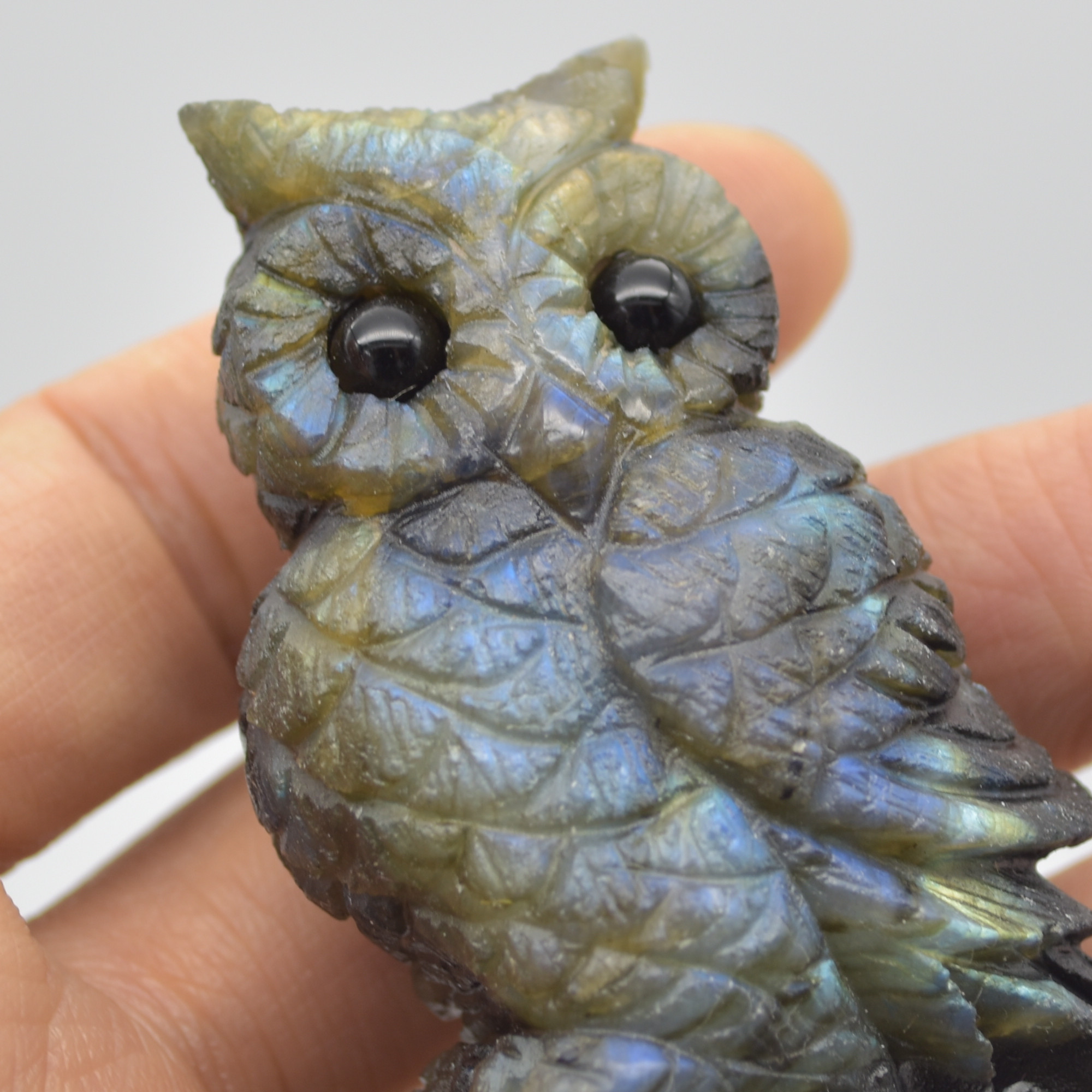 Labradorite Crystal Owl on Rock - 8cm x 4.5cm x 3cm - 128 grams #06 - Image 6