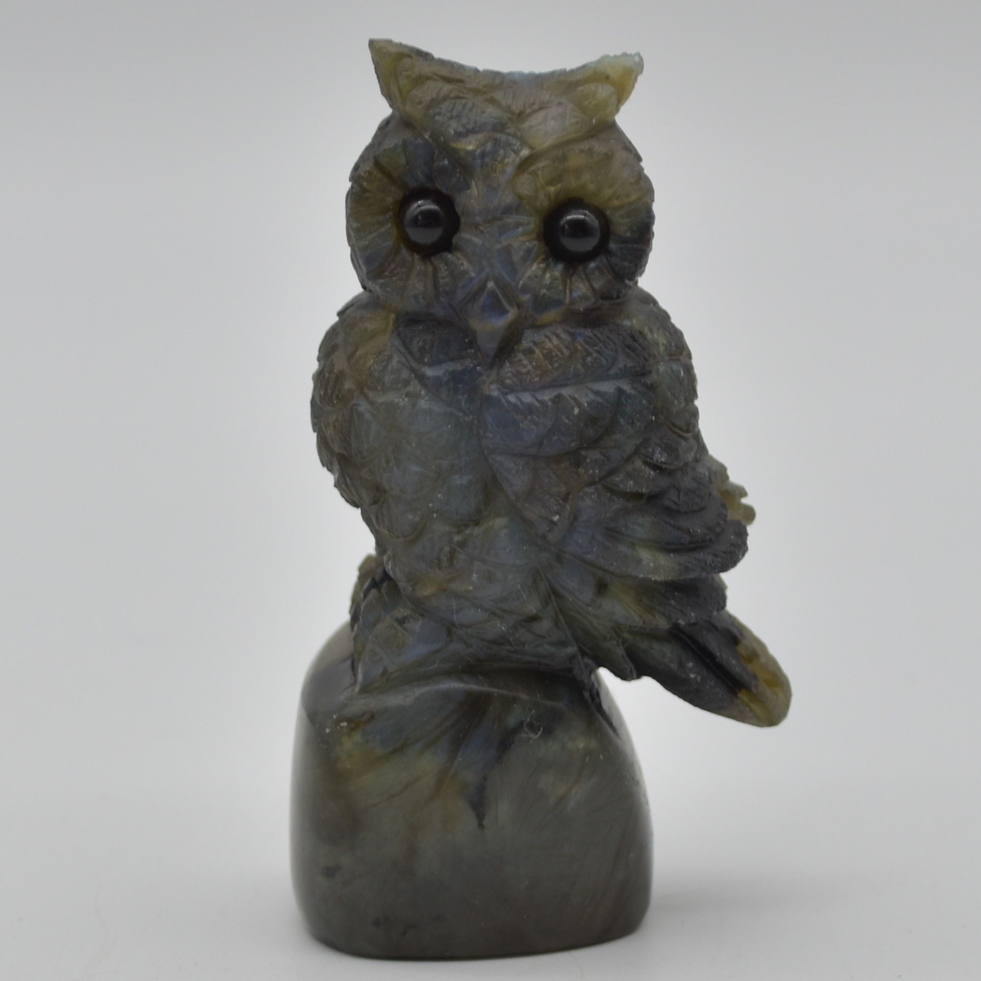 Labradorite Crystal Owl on Rock - 8cm x 4.5cm x 3cm - 128 grams #06 - Image 5