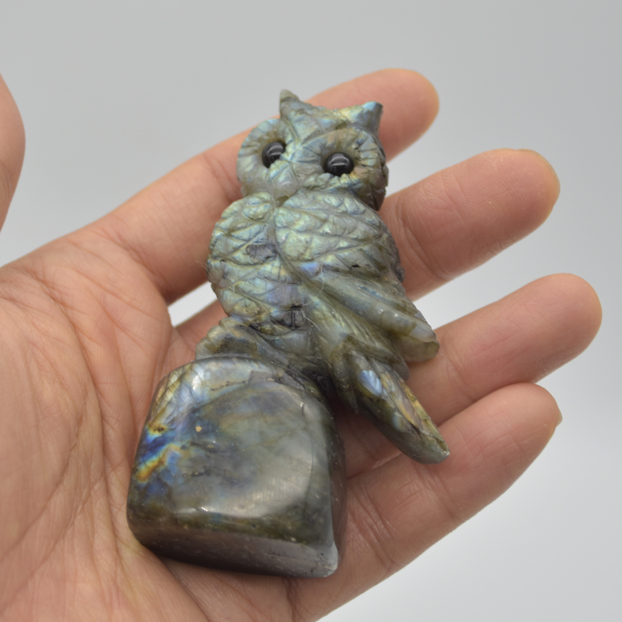 Labradorite Crystal Owl on Rock - 8cm x 5cm x 3cm - 130 grams #08 - Image 7