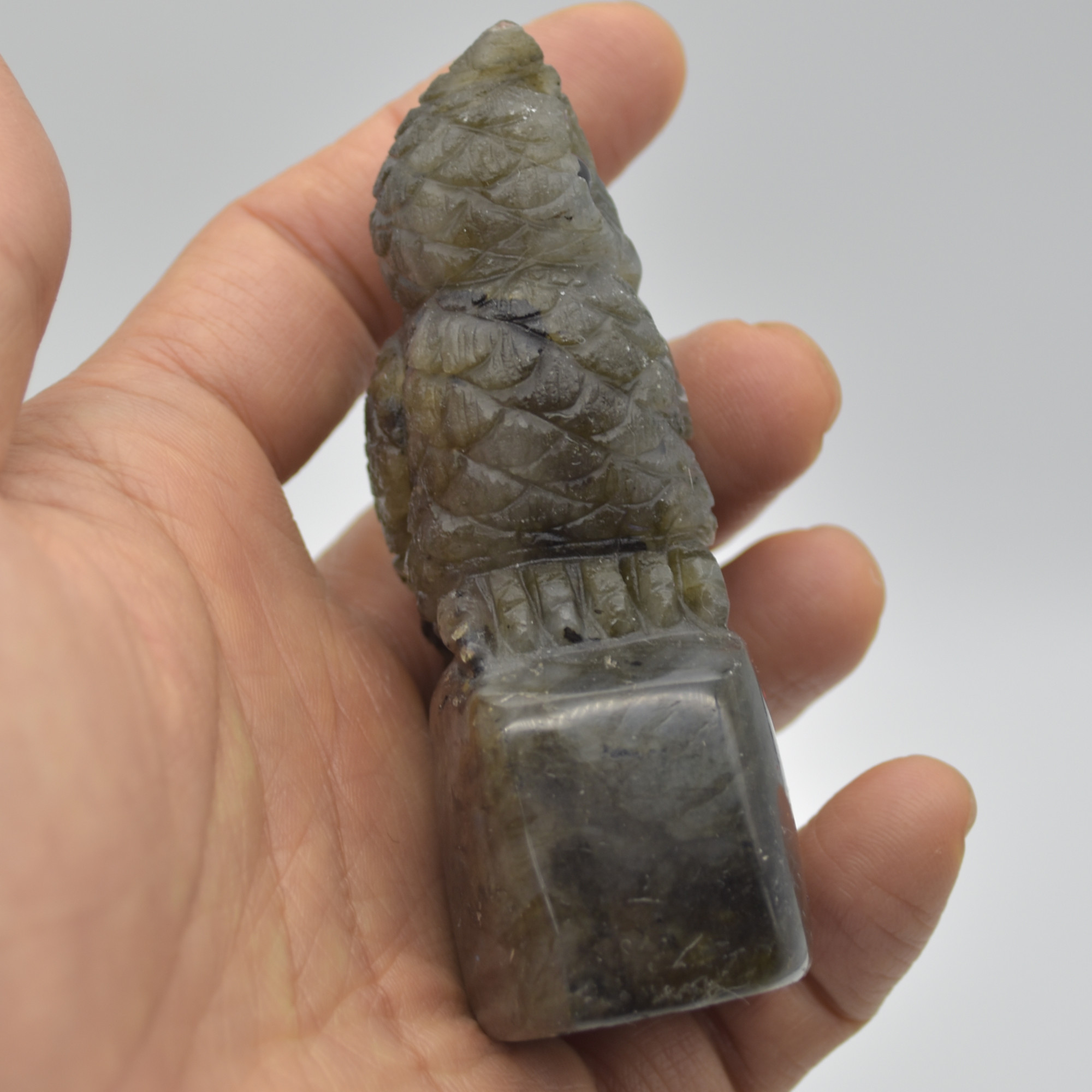 Labradorite Crystal Owl on Rock - 8cm x 5cm x 3cm - 130 grams #08 - Image 2