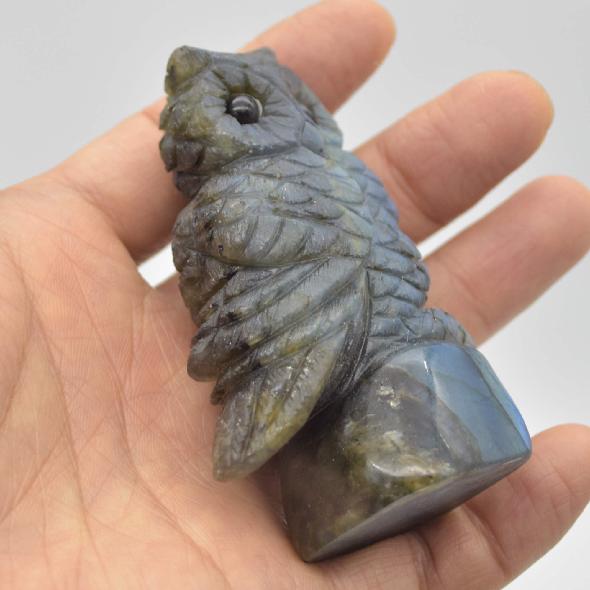 Labradorite Crystal Owl on Rock - 7.5cm x 4.5cm x 3cm - 136 grams #10 - Image 3