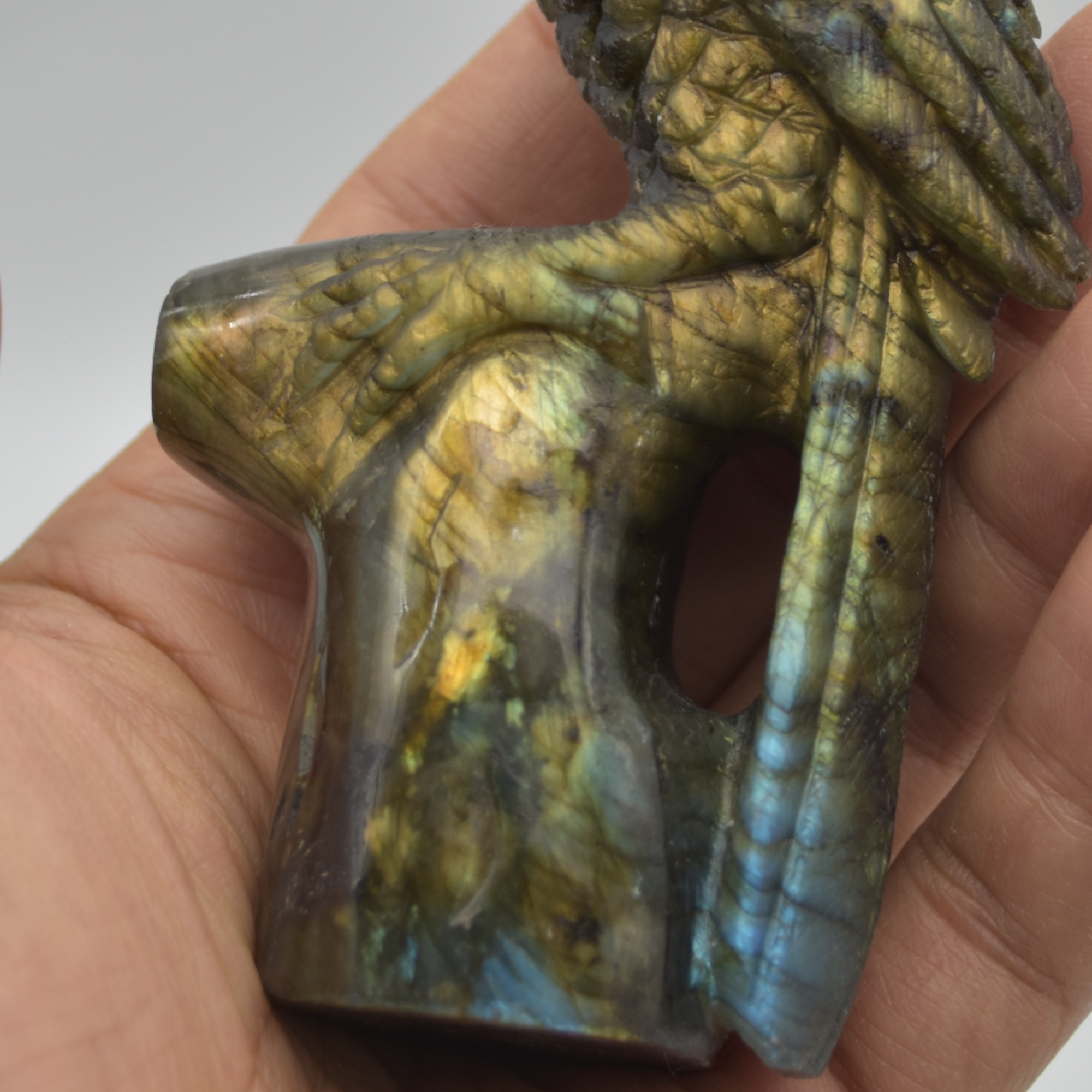 Labradorite Crystal Parrot on Branch - 11.5cm x 6.5cm x 3.5cm - 232 grams #02 - Image 6