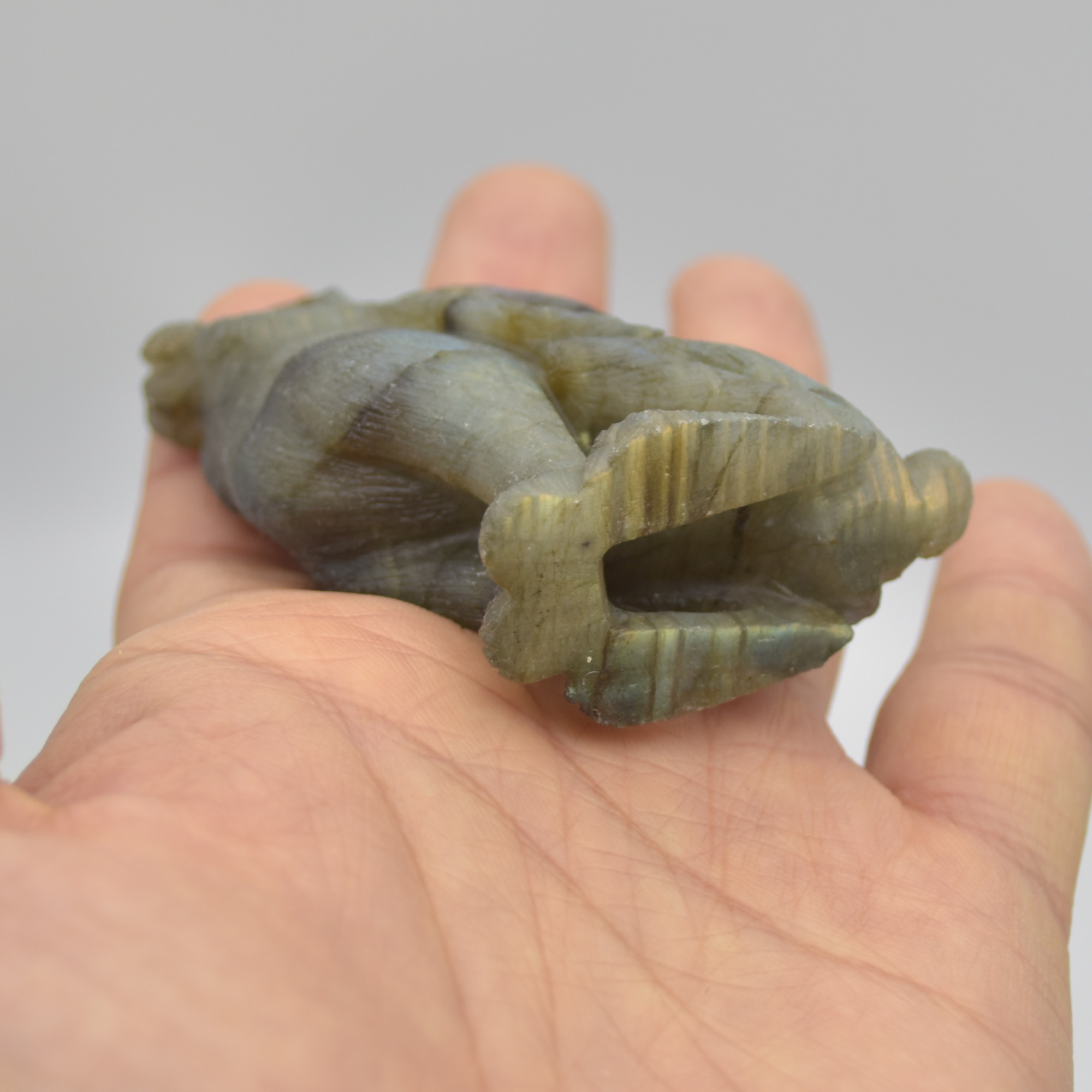 Labradorite Crystal Rabbit Hare - 7.5cm x 4.5cm x 2.5cm - 80 grams #01 - Image 4