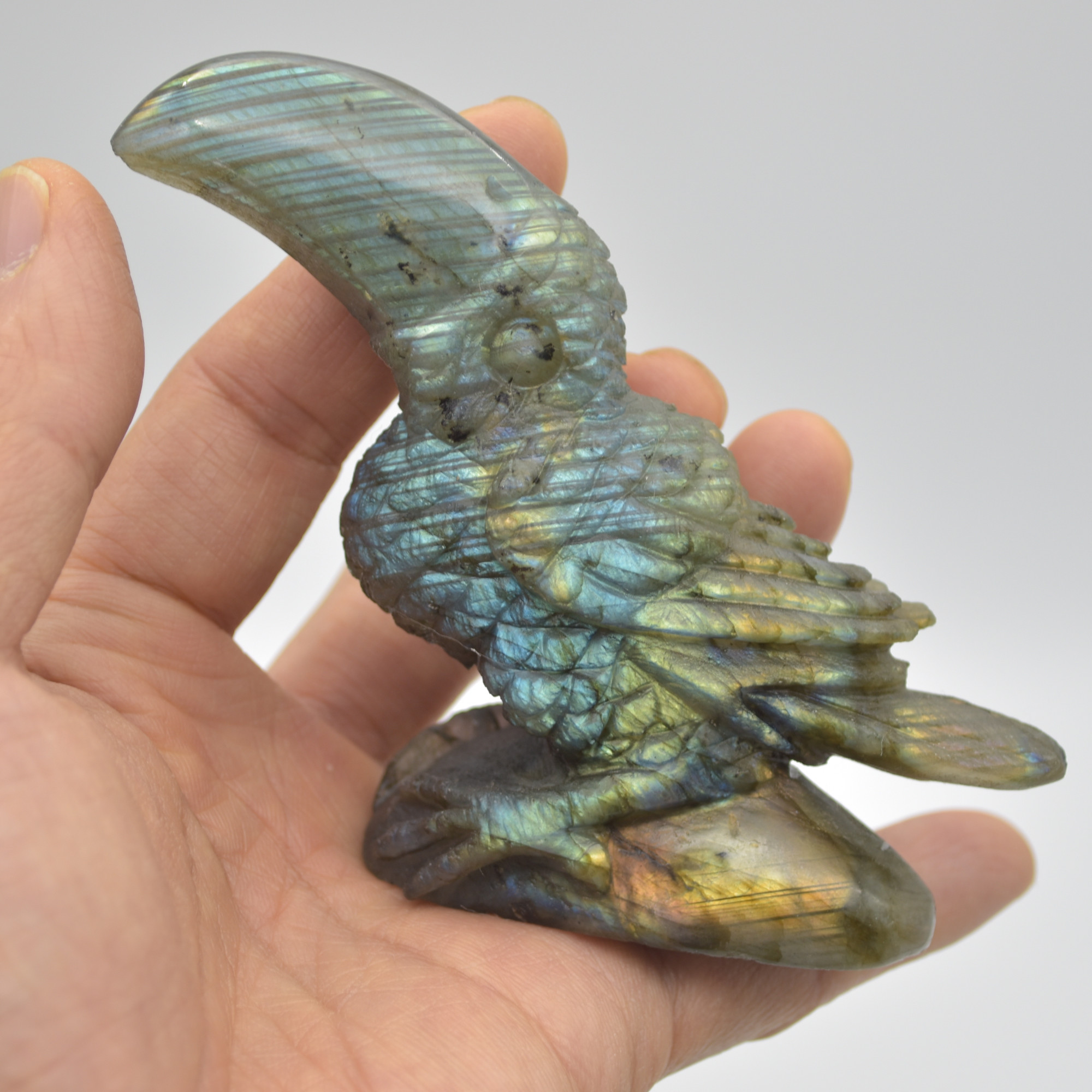 Labradorite Crystal Toucan on Rock - 9.5cm x 8cm x 2.5cm - 150 grams #01 - Image 2
