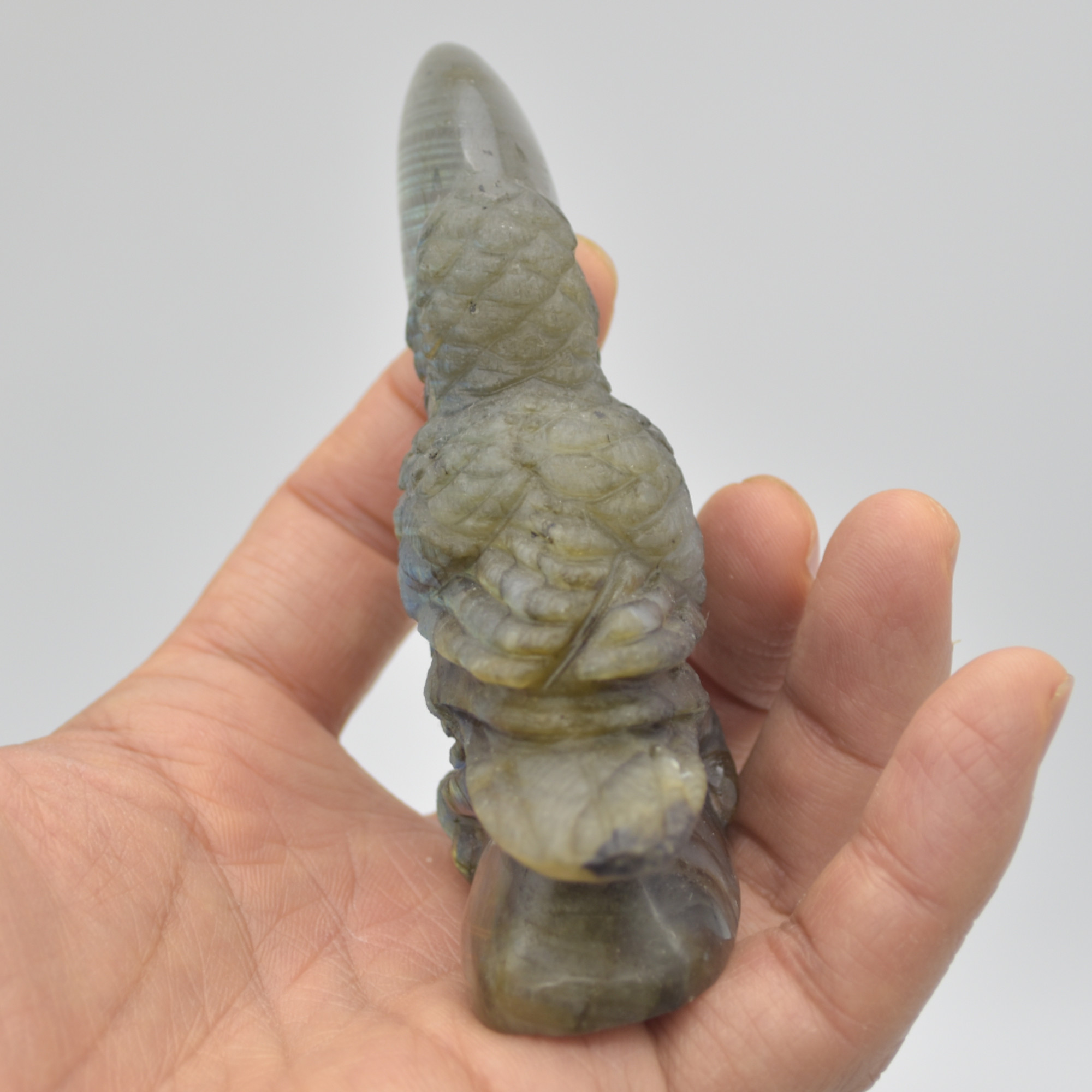 Labradorite Crystal Toucan on Rock - 9.5cm x 8cm x 2.5cm - 150 grams #01 - Image 4