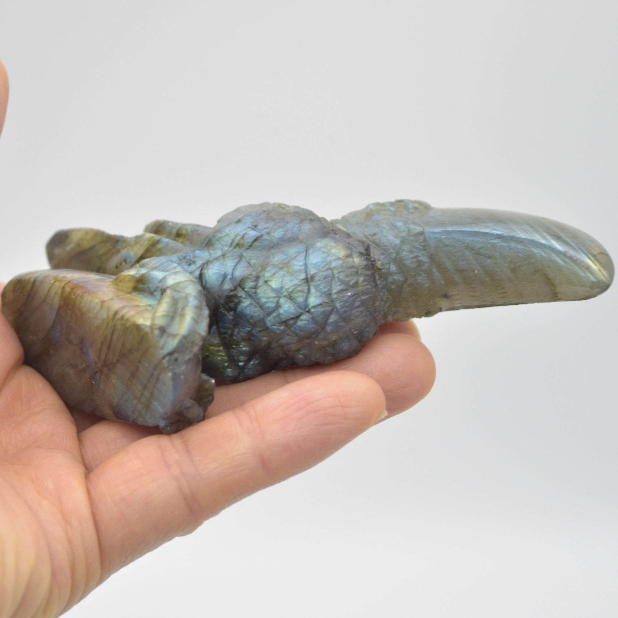 Labradorite Crystal Toucan on Rock - 9.5cm x 8cm x 2.5cm - 150 grams #01 - Image 5