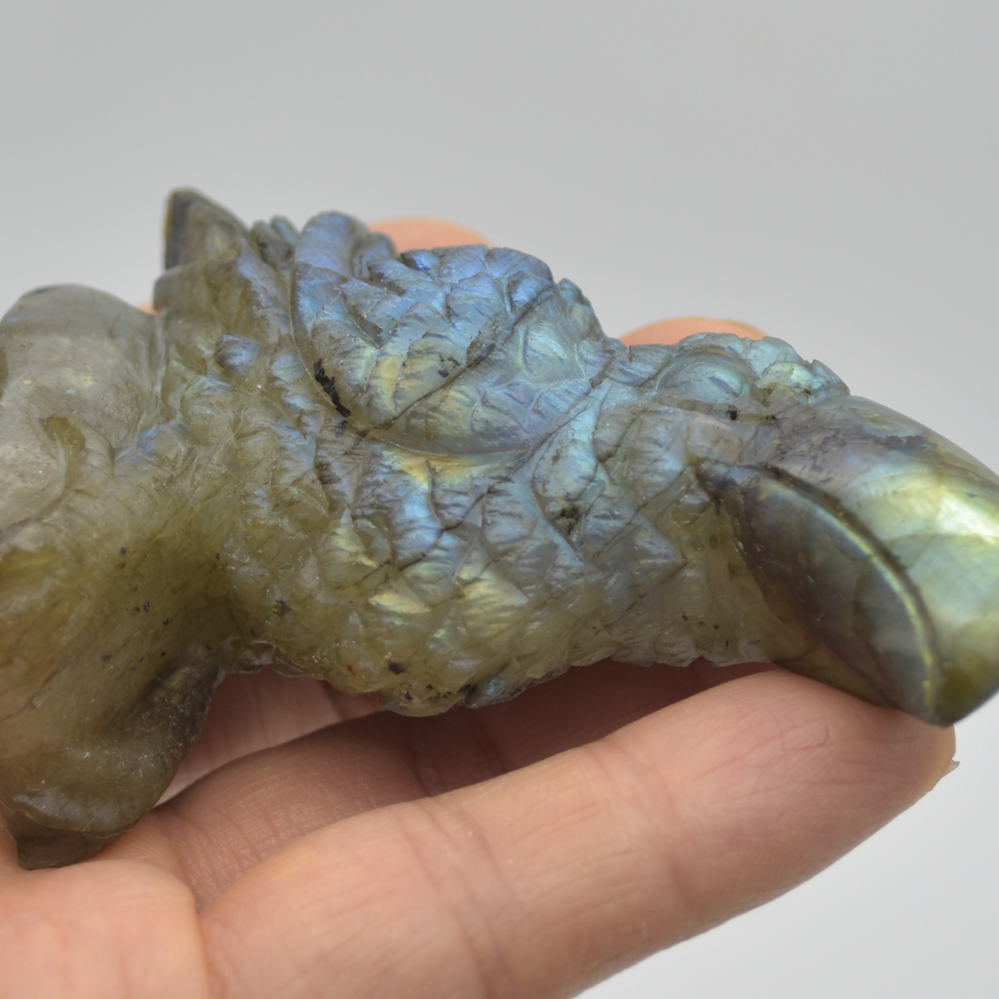 Labradorite Crystal Toucan on Rock - 7cm x 6cm x 3cm - 112 grams #03 - Image 6