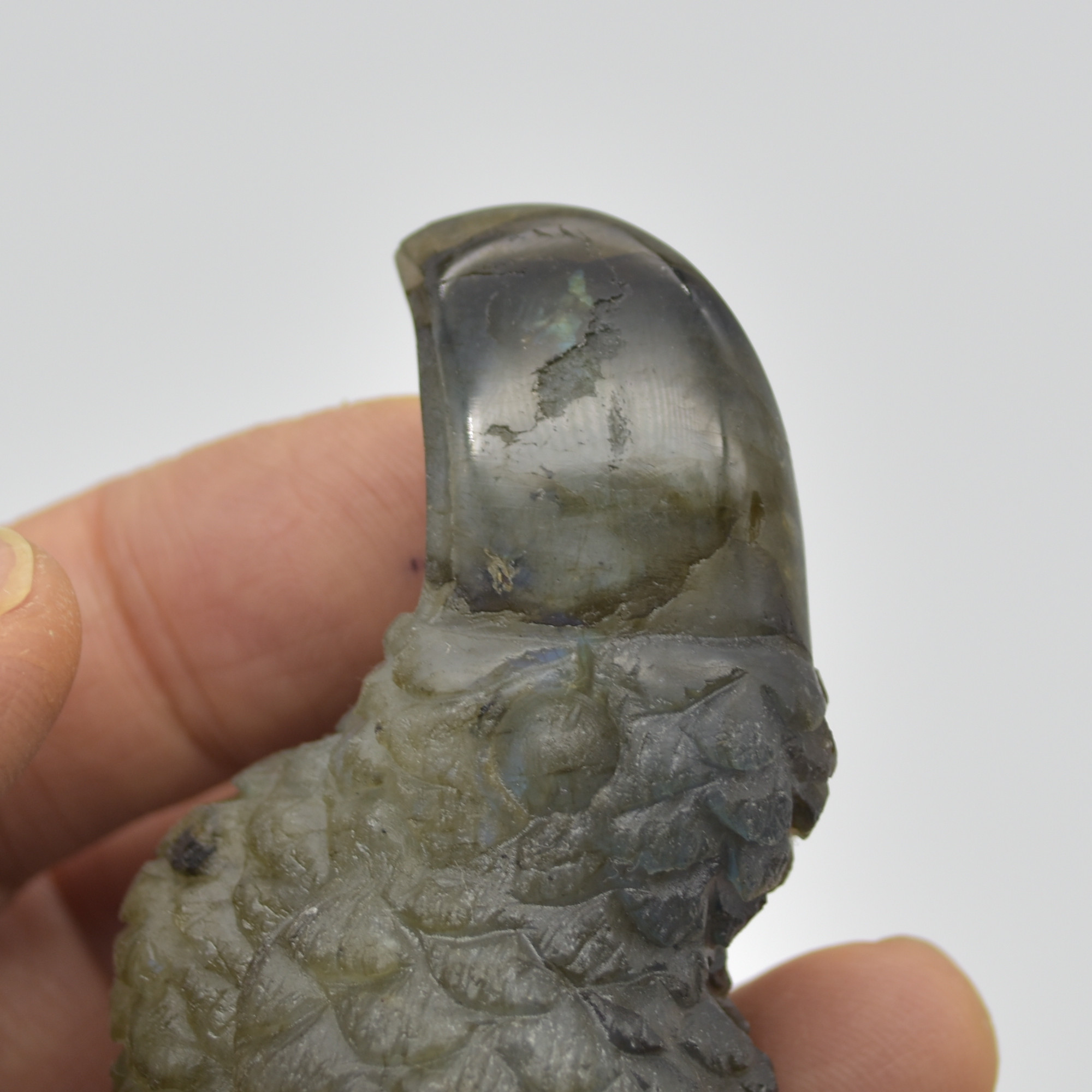 Labradorite Crystal Toucan on Rock - 7cm x 6cm x 3cm - 112 grams #03 - Image 4