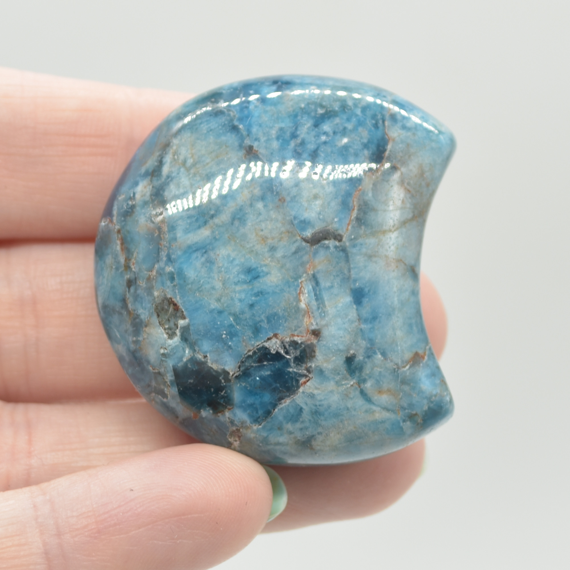 Apatite Crystal Puffy Crescent Moon - 3.9cm #02 - Image 5