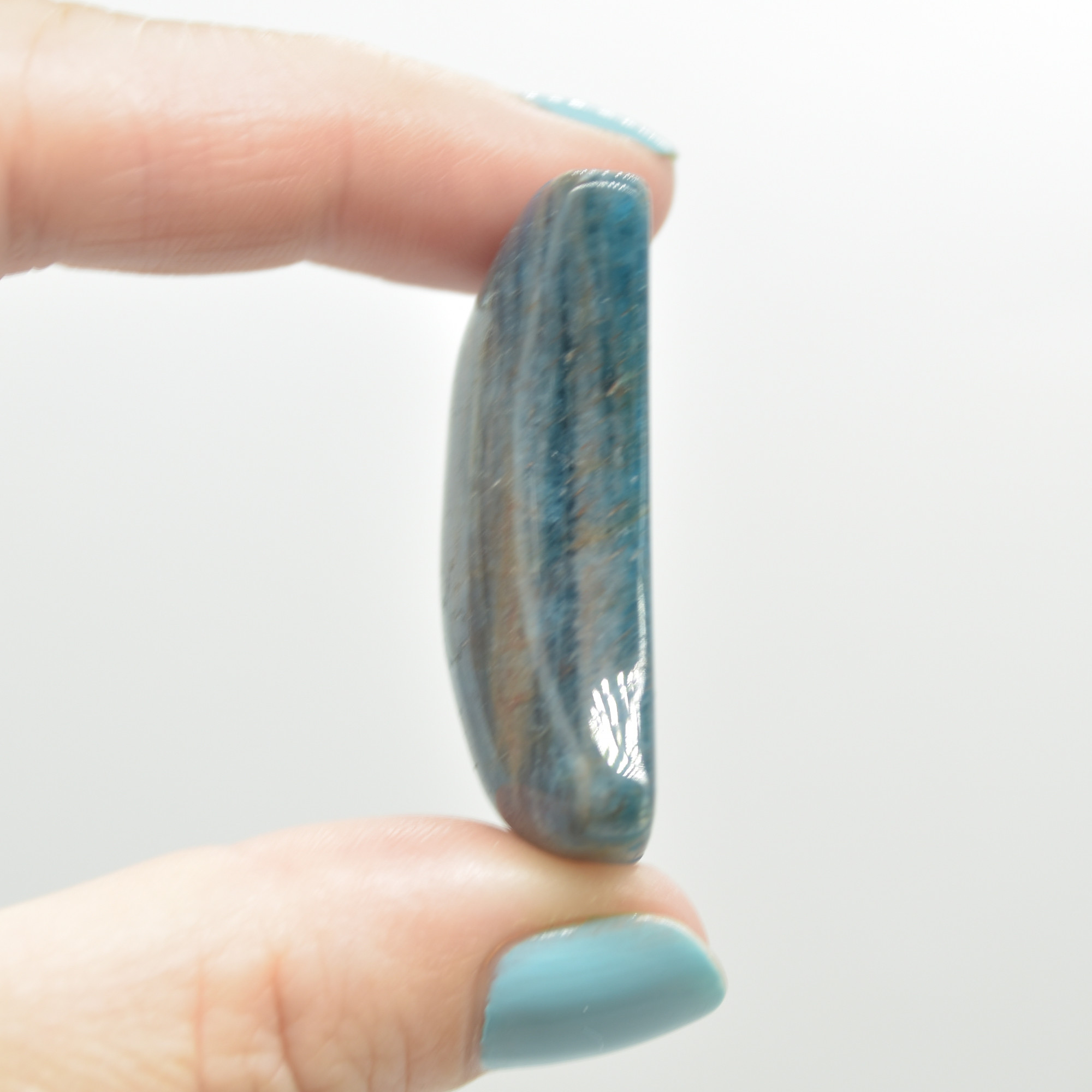 Apatite Crystal Puffy Crescent Moon - 3.9cm #05 - Image 2