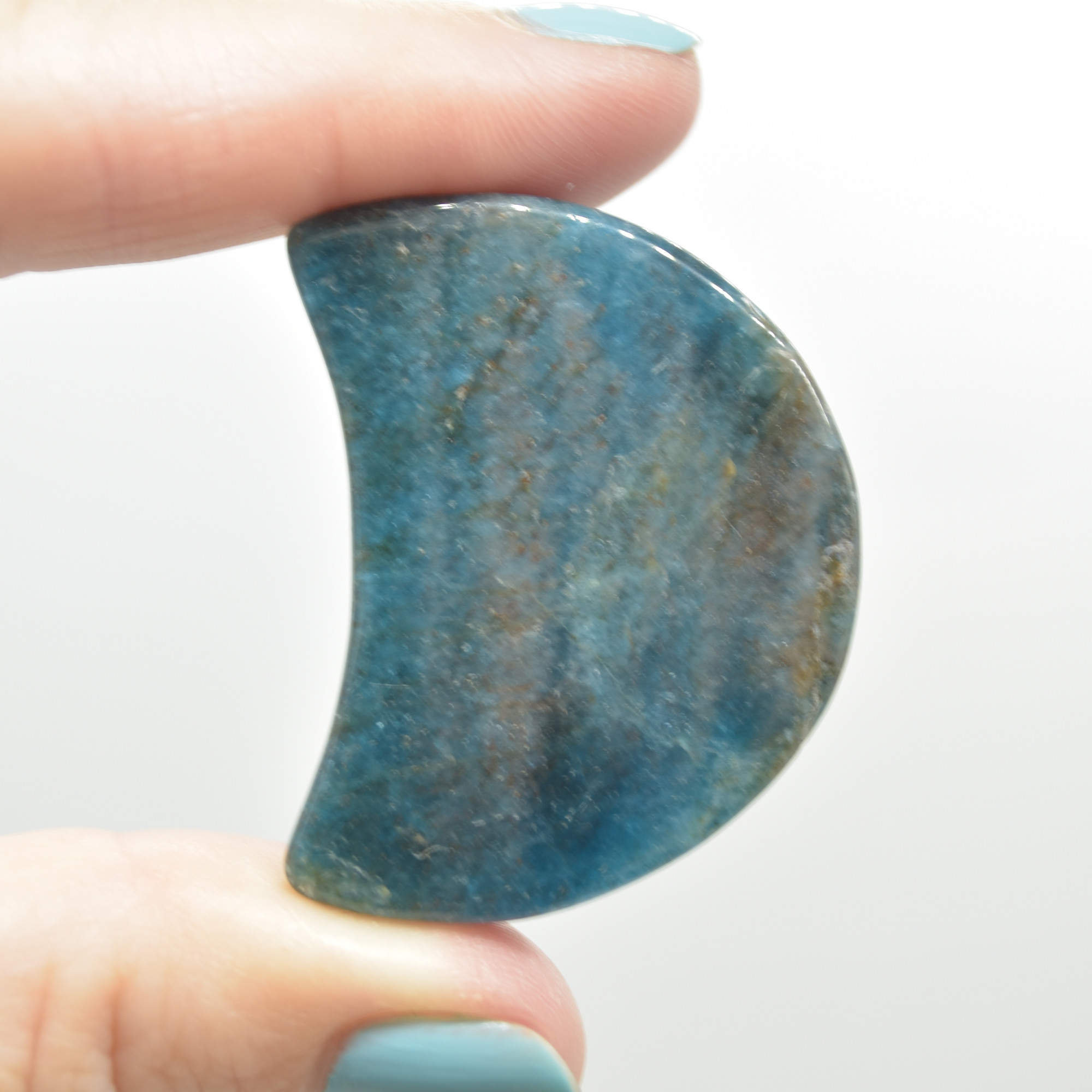 Apatite Crystal Puffy Crescent Moon - 3.9cm #05 - Image 3