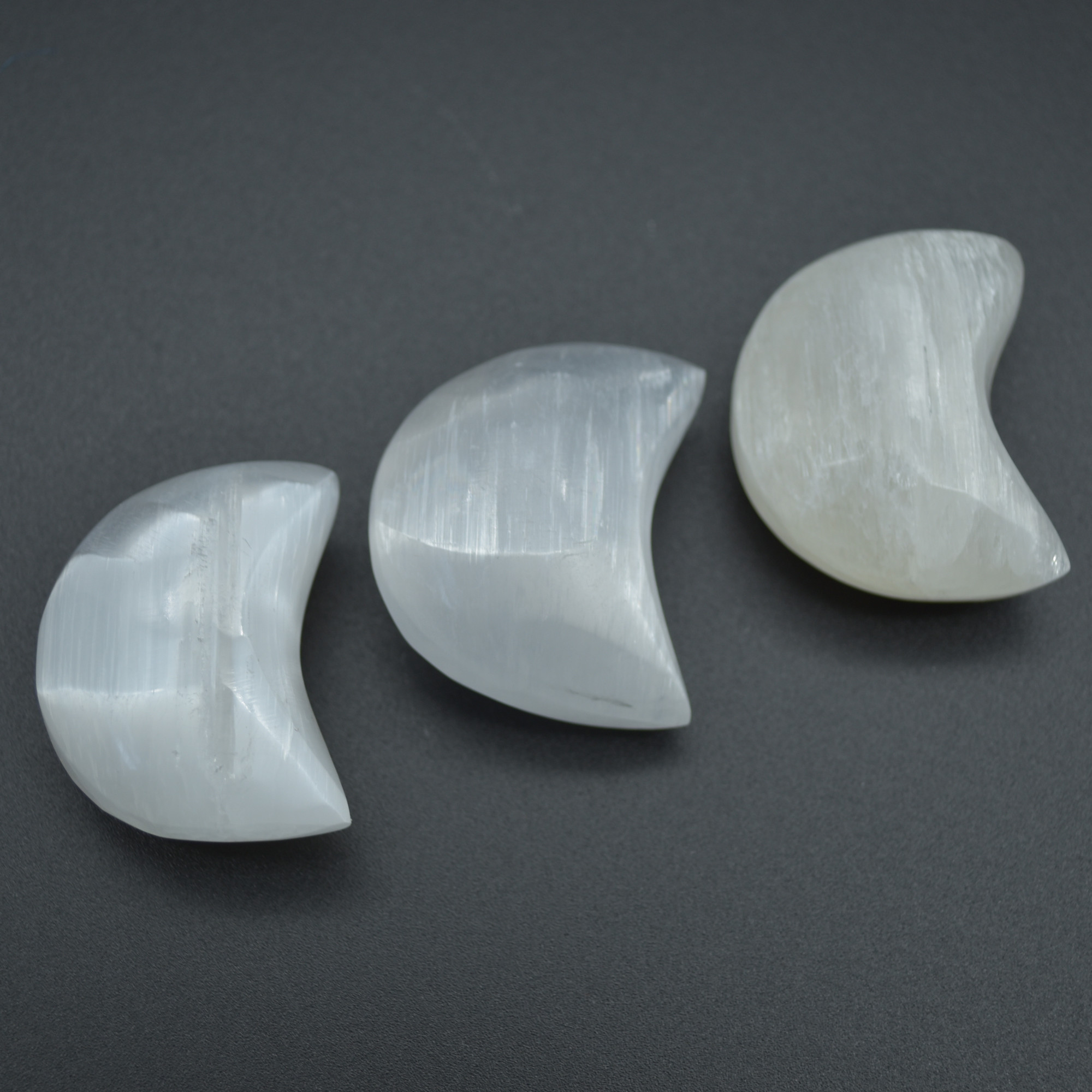Selenite Moon - 4cm, 6cm and 8cm Sizes - 1 Count - Image 2
