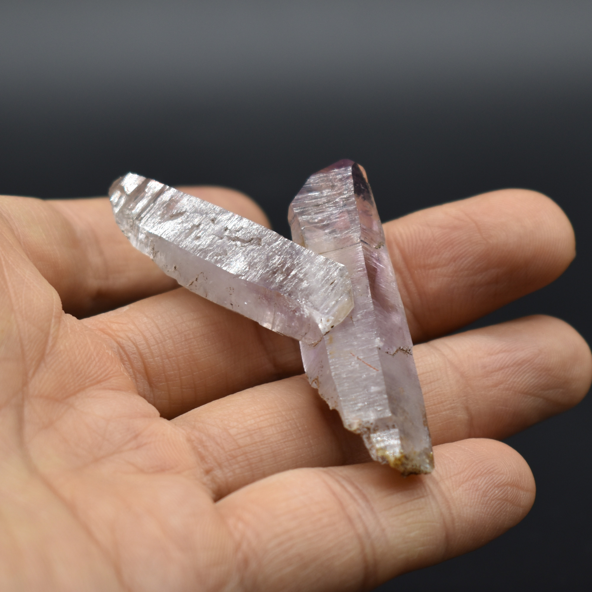 Vera Cruz Amethyst Raw Crystal Cluster - 21 grams - #22 - Image 4