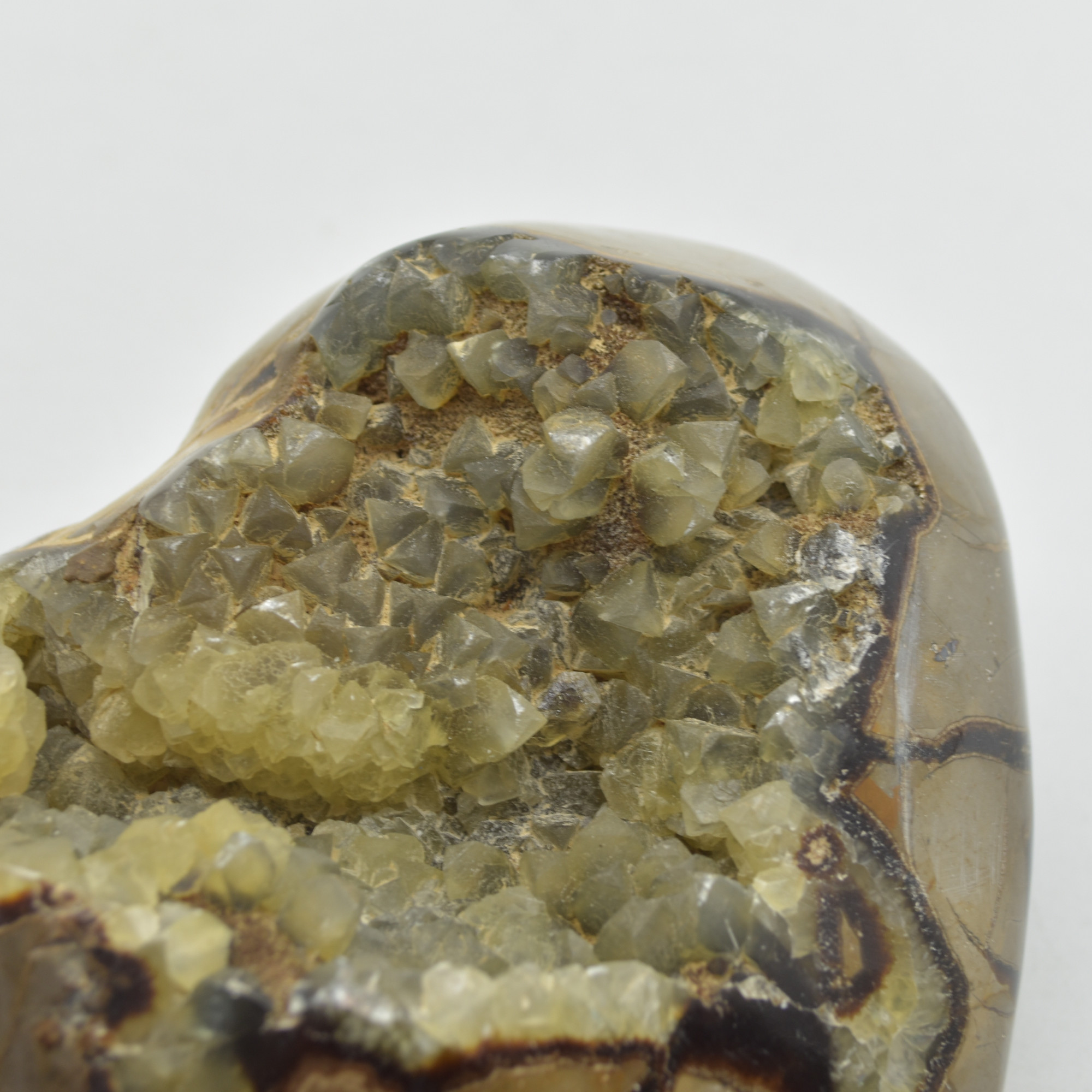 Large Septarian (AKA Dragon Stone) Crystal Puffy Heart - 10.5cm - 1160 grams #03 - Image 6