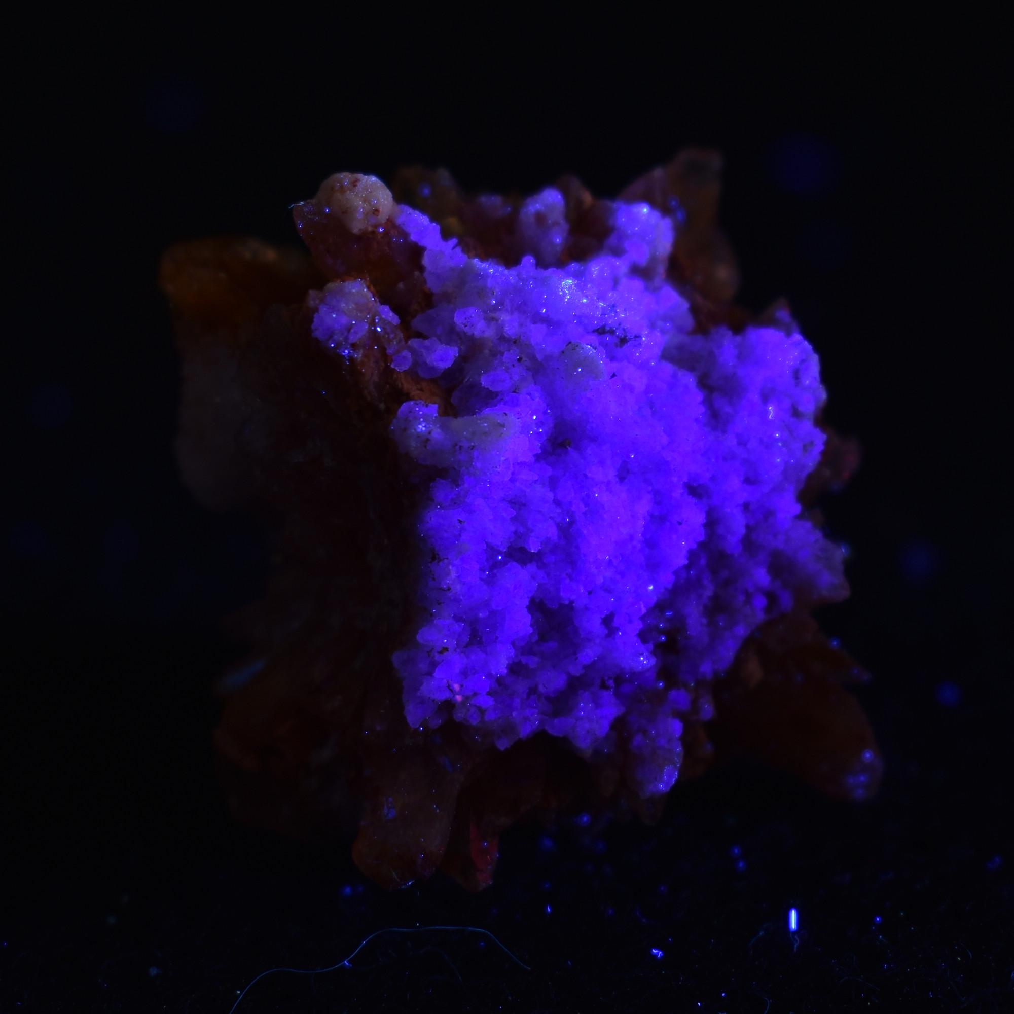 Creedite Crystal Cluster Specimen with Fluorite and Gearksutite from Navidad Mine, Durango Mexico - 15.4 grams #03 - Image 5