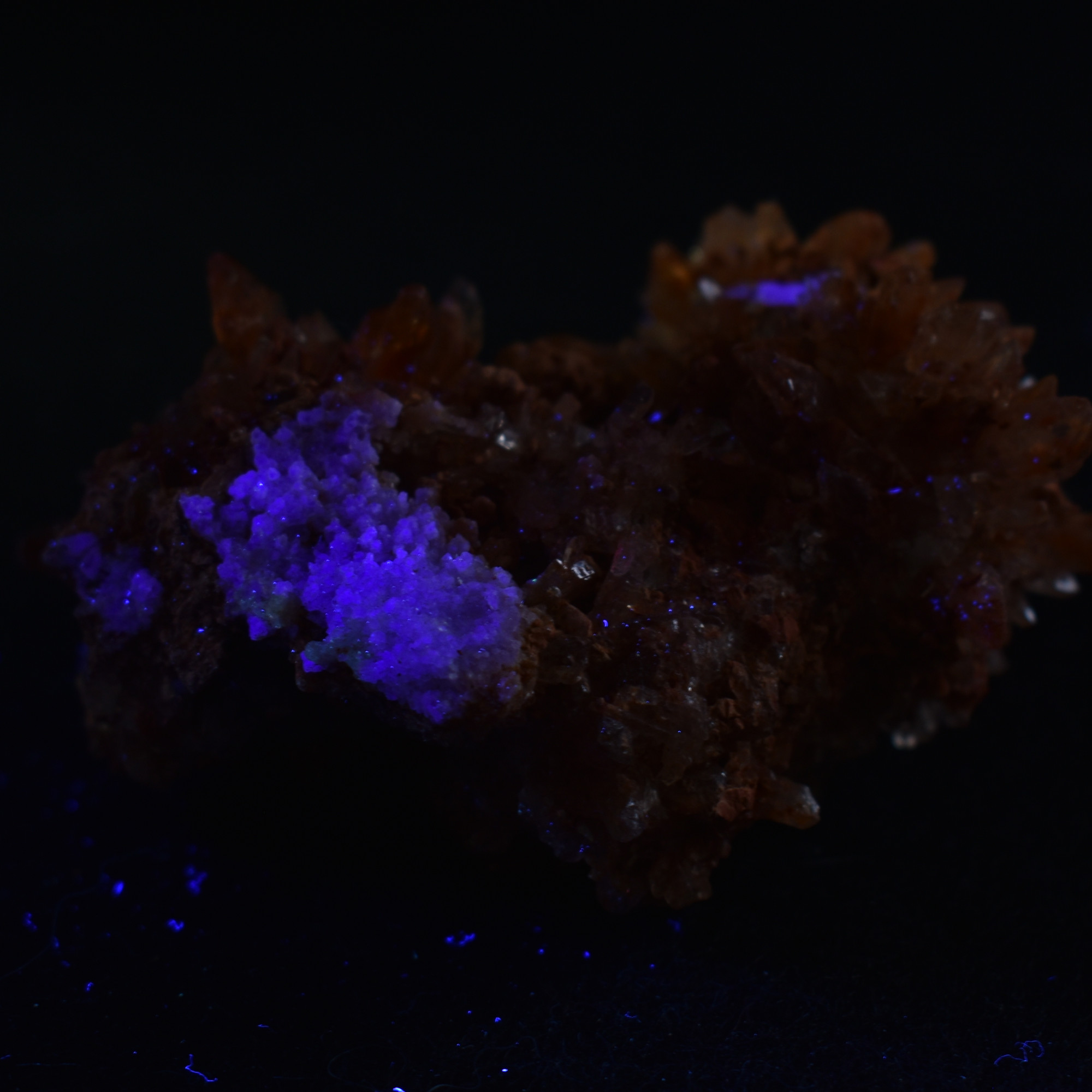 Creedite Crystal Cluster Specimen with Fluorite from Navidad Mine, Durango Mexico - 77 grams #06 - Image 6