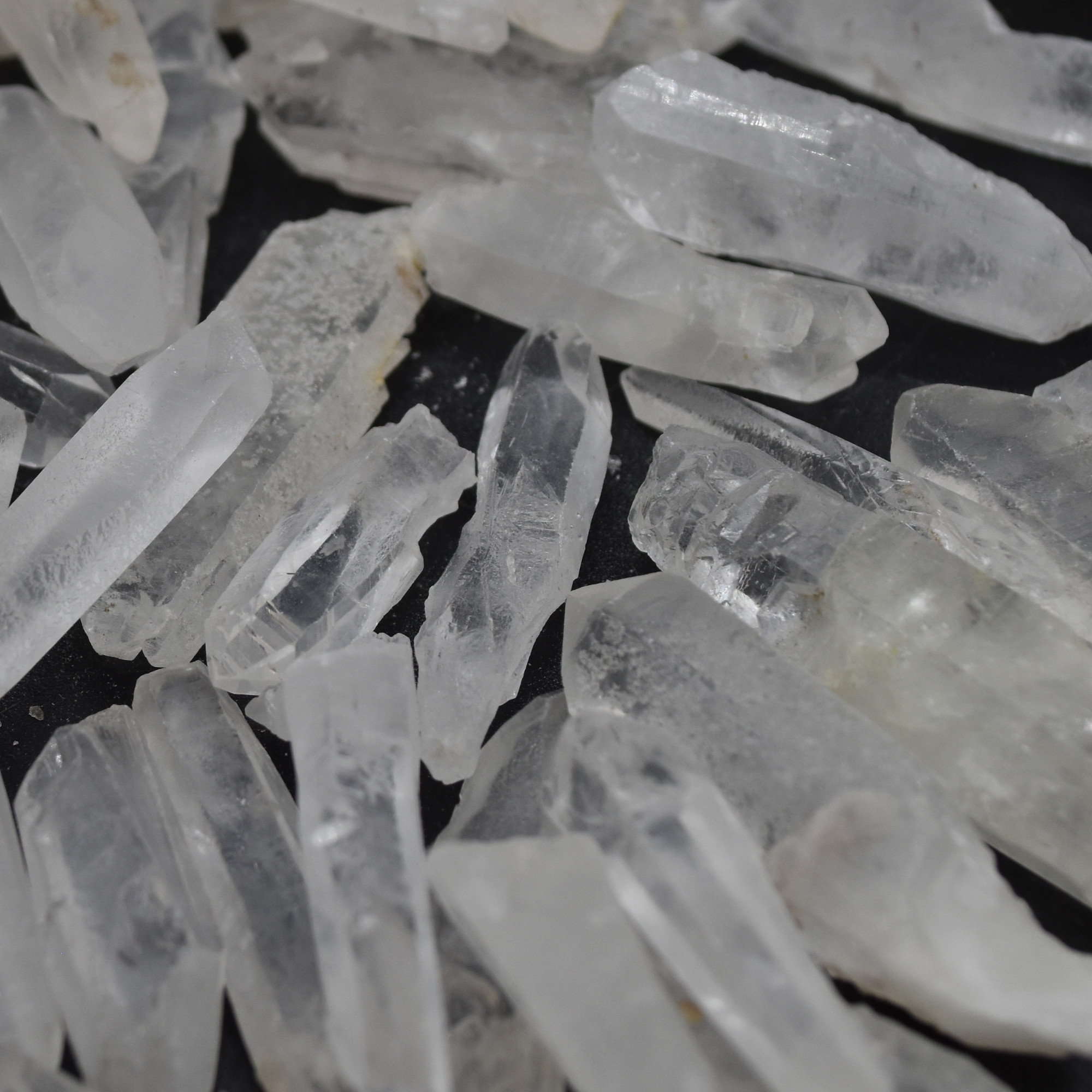 Brazil Lemurian Quartz Clear Quartz Crystal Points - Great for making Crystal Grids - 3.5cm - 4.5cm - 20, 50 or 90 grams - Image 3