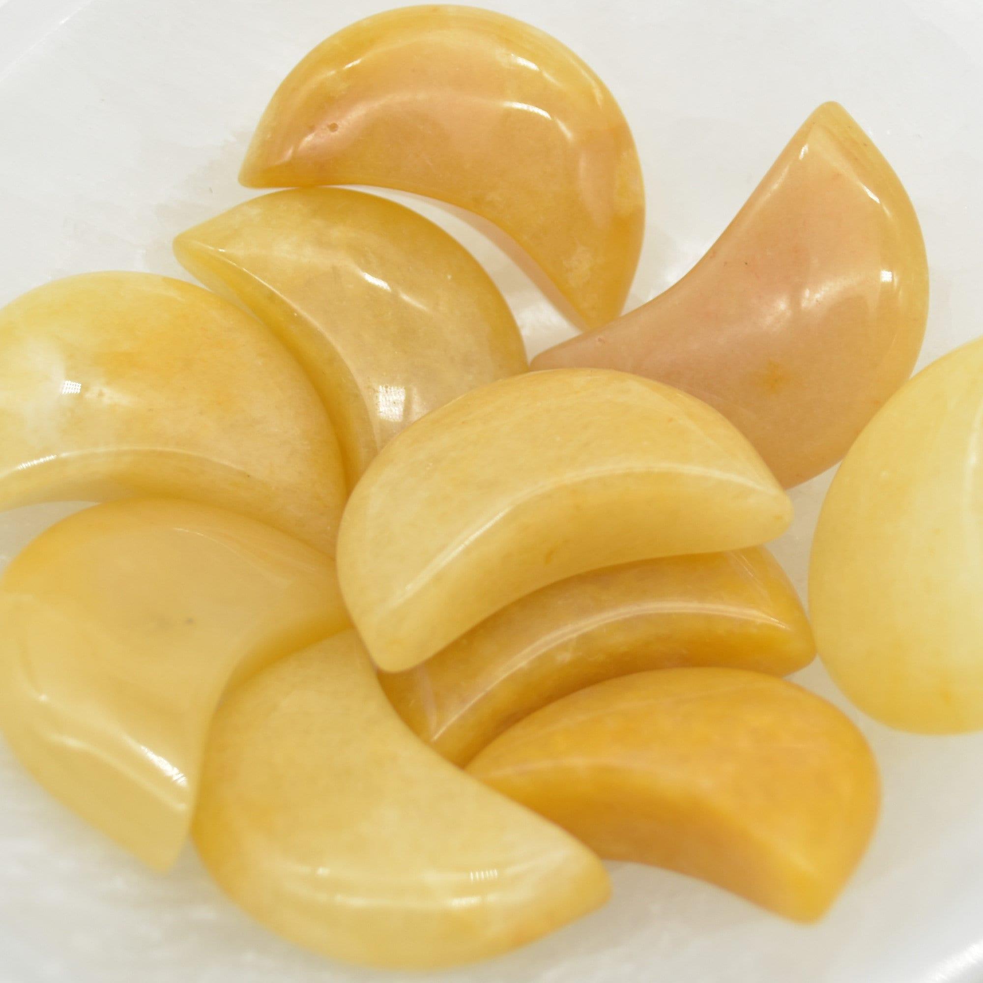 Yellow Jade Crescent Moon - 3cm - 1 Count - Image 2