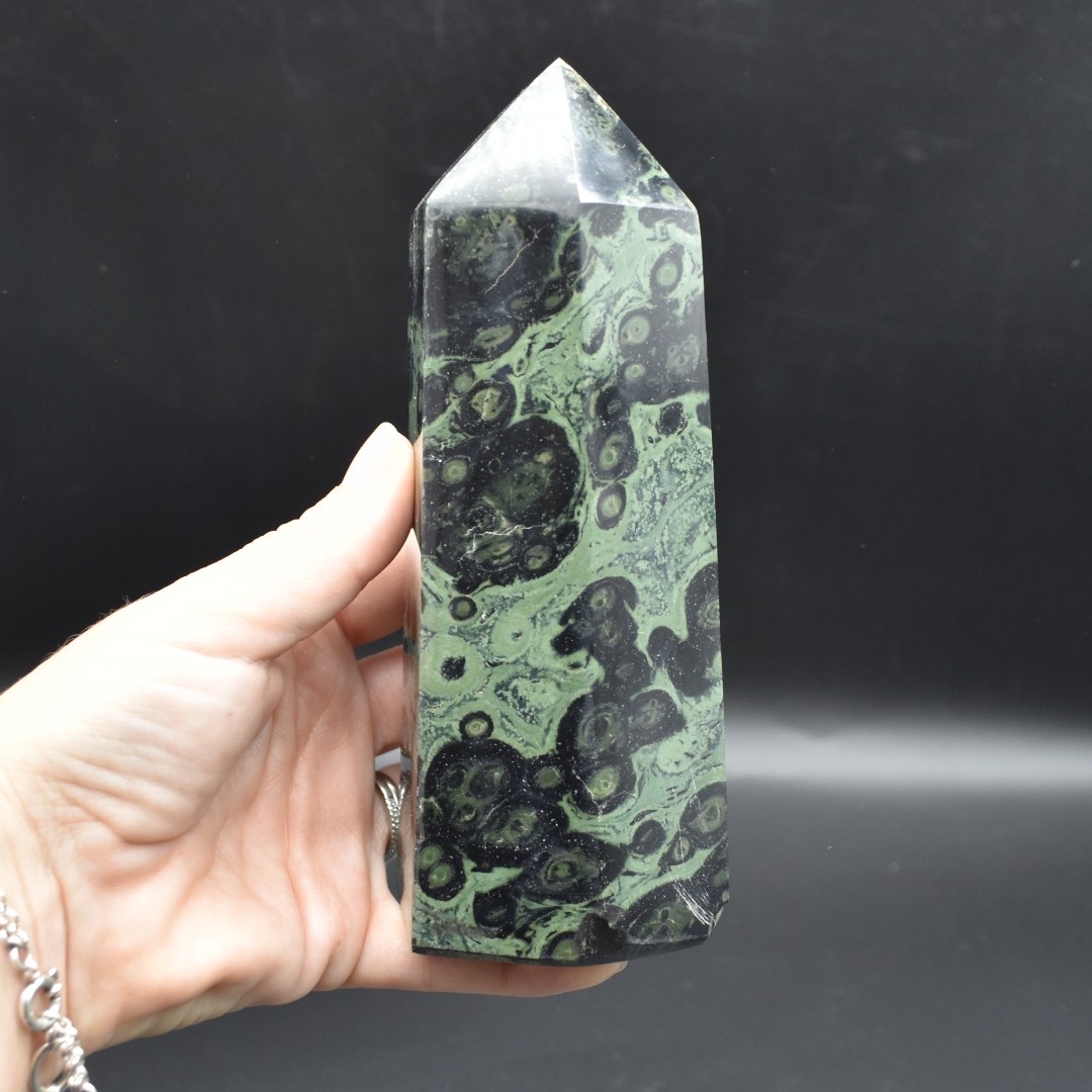 Kambaba Jasper Crystal Point, Tower, Wand - 16cm - 980 grams - Image 3