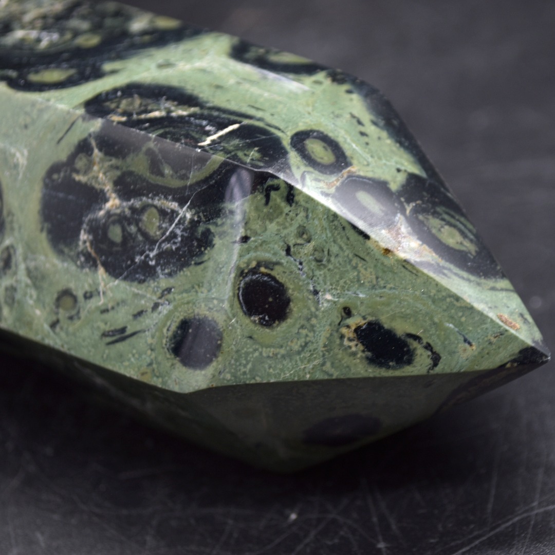 Kambaba Jasper Crystal Point, Tower, Wand - 16.5cm - 870 grams - Image 8