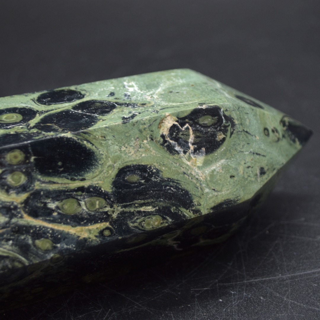 Kambaba Jasper Crystal Point, Tower, Wand - 16.5cm - 870 grams - Image 6