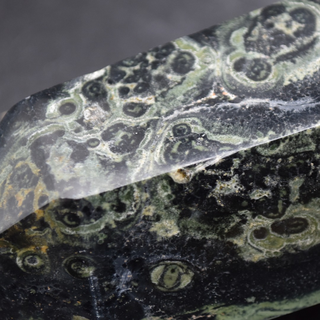 Kambaba Jasper Crystal Point, Tower, Wand - 17.5cm - 837 grams - Image 9