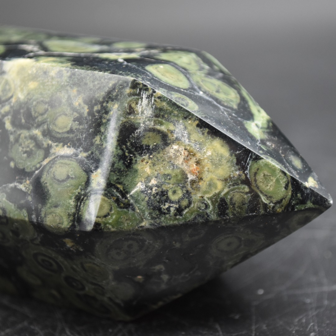 Kambaba Jasper Crystal Point, Tower, Wand - 16.4cm - 794 grams - Image 6